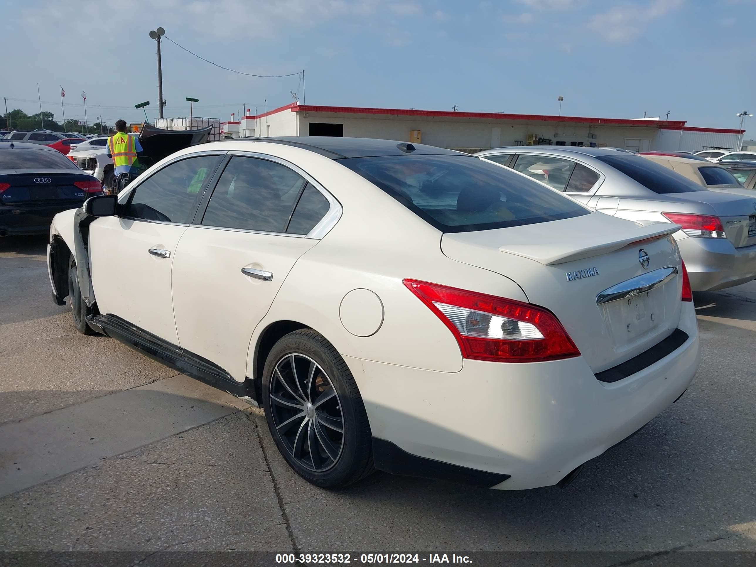 Photo 2 VIN: 1N4AA5AP4AC849001 - NISSAN MAXIMA 