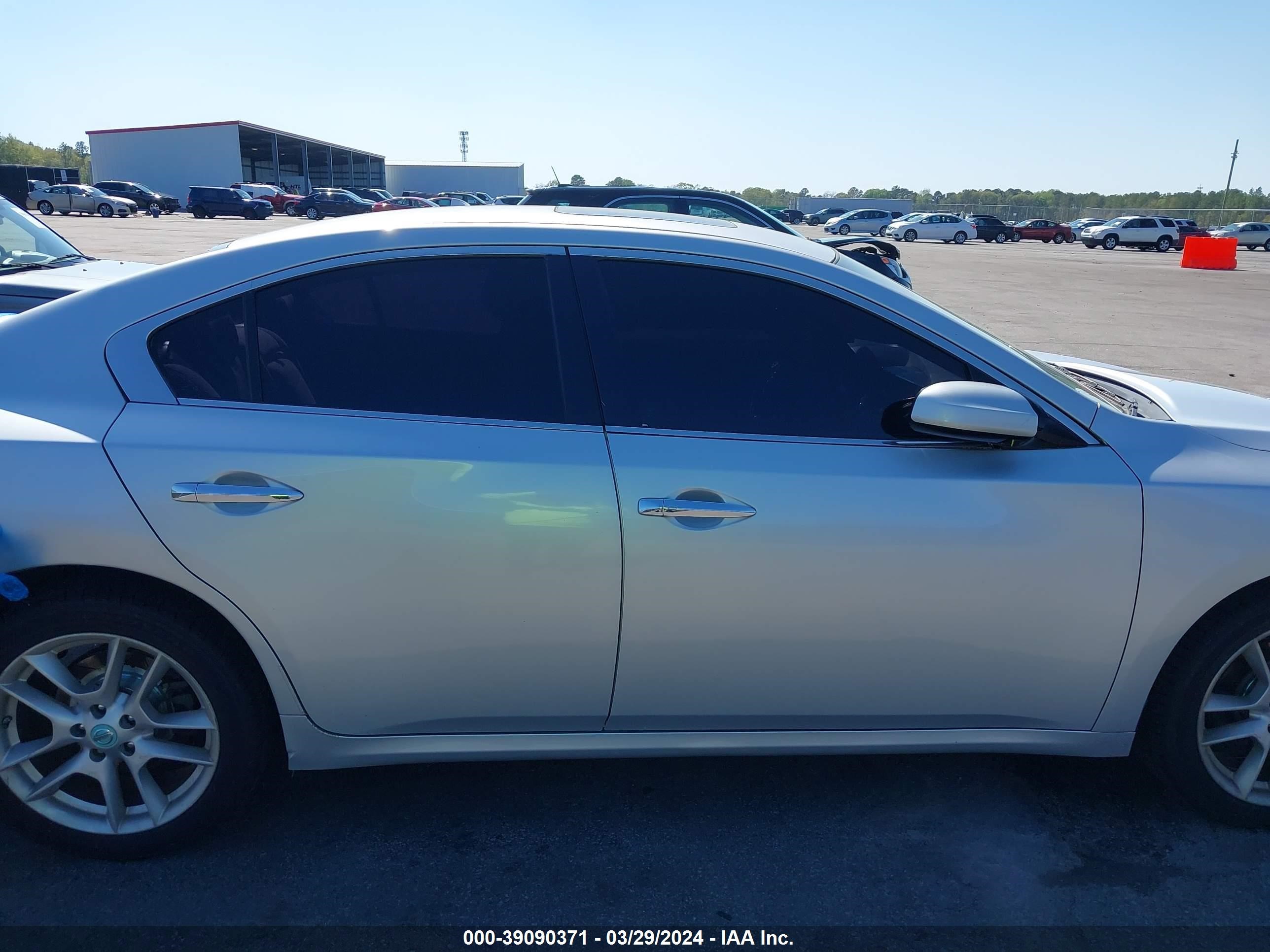 Photo 13 VIN: 1N4AA5AP5EC452662 - NISSAN MAXIMA 