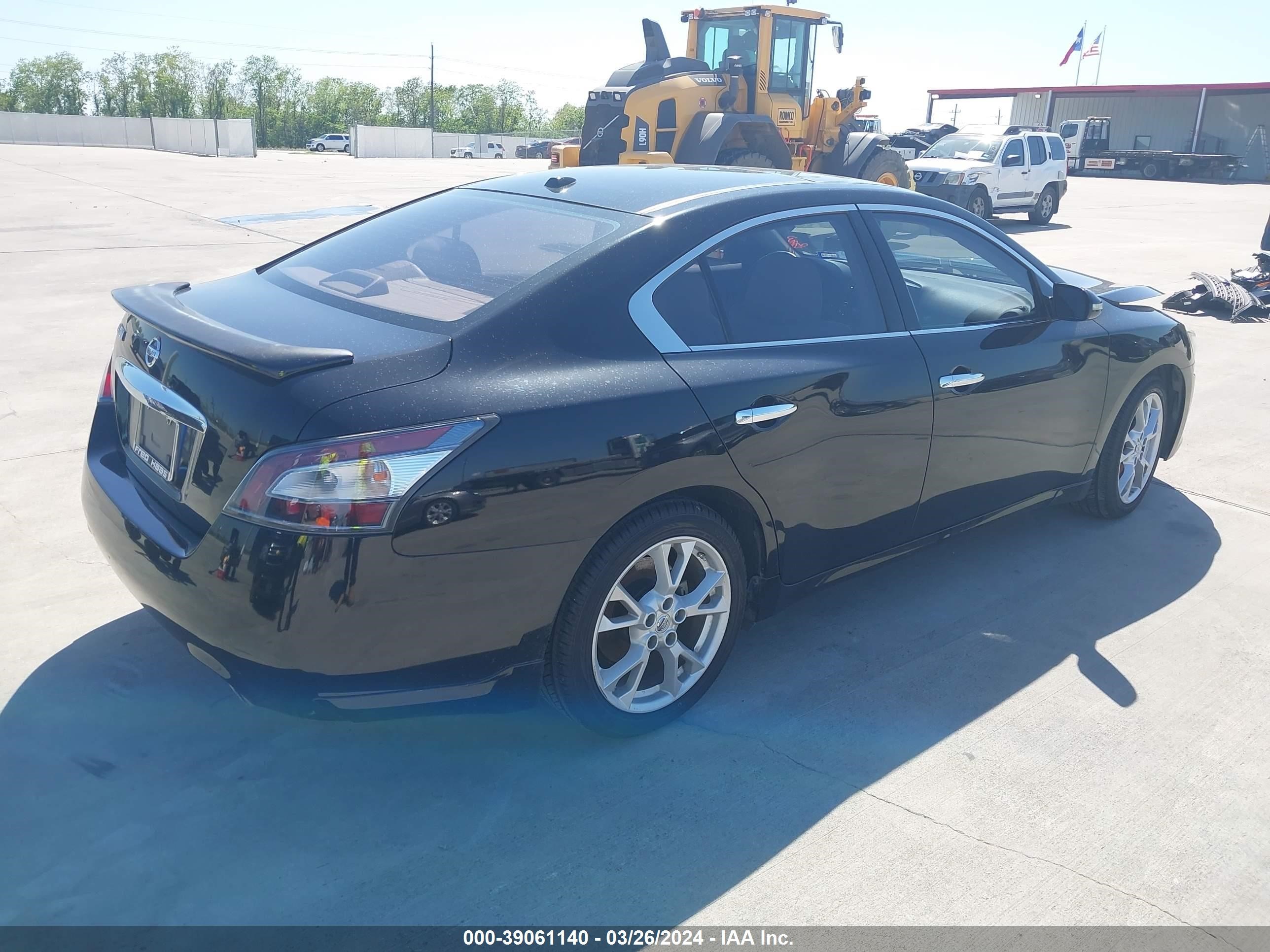 Photo 3 VIN: 1N4AA5AP8EC463106 - NISSAN MAXIMA 