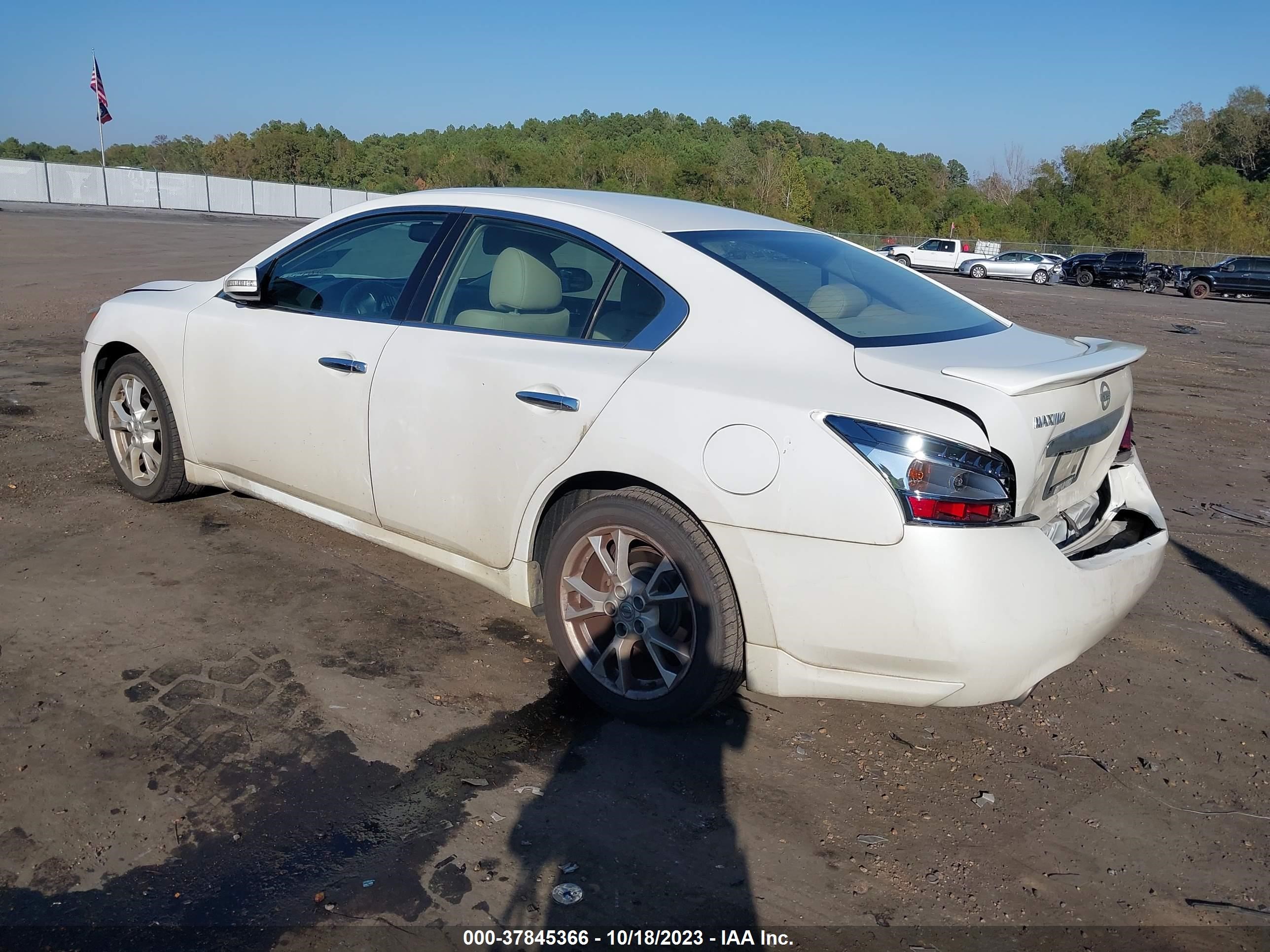 Photo 2 VIN: 1N4AA5APXDC837097 - NISSAN MAXIMA 