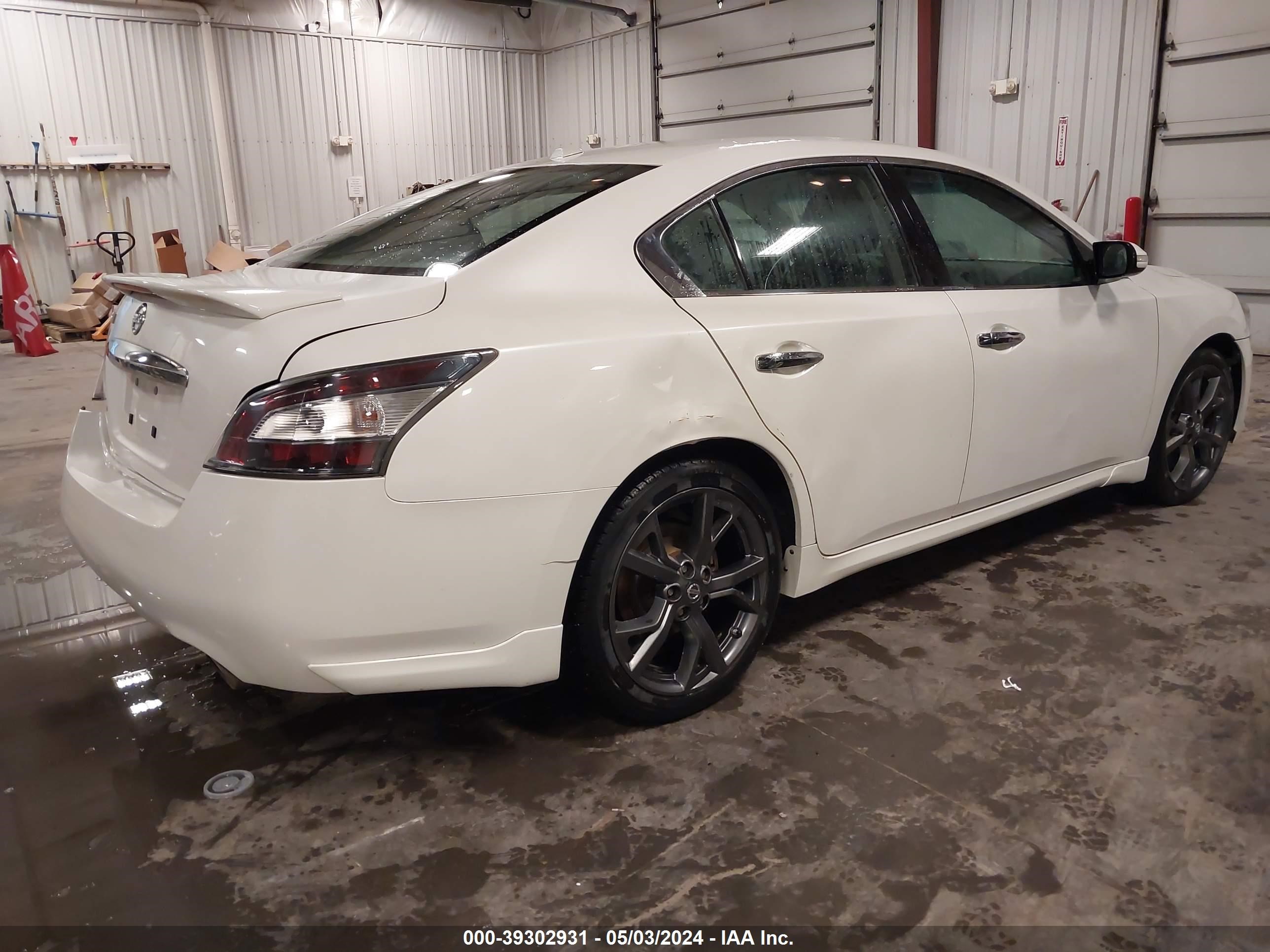 Photo 3 VIN: 1N4AA5APXDC846642 - NISSAN MAXIMA 