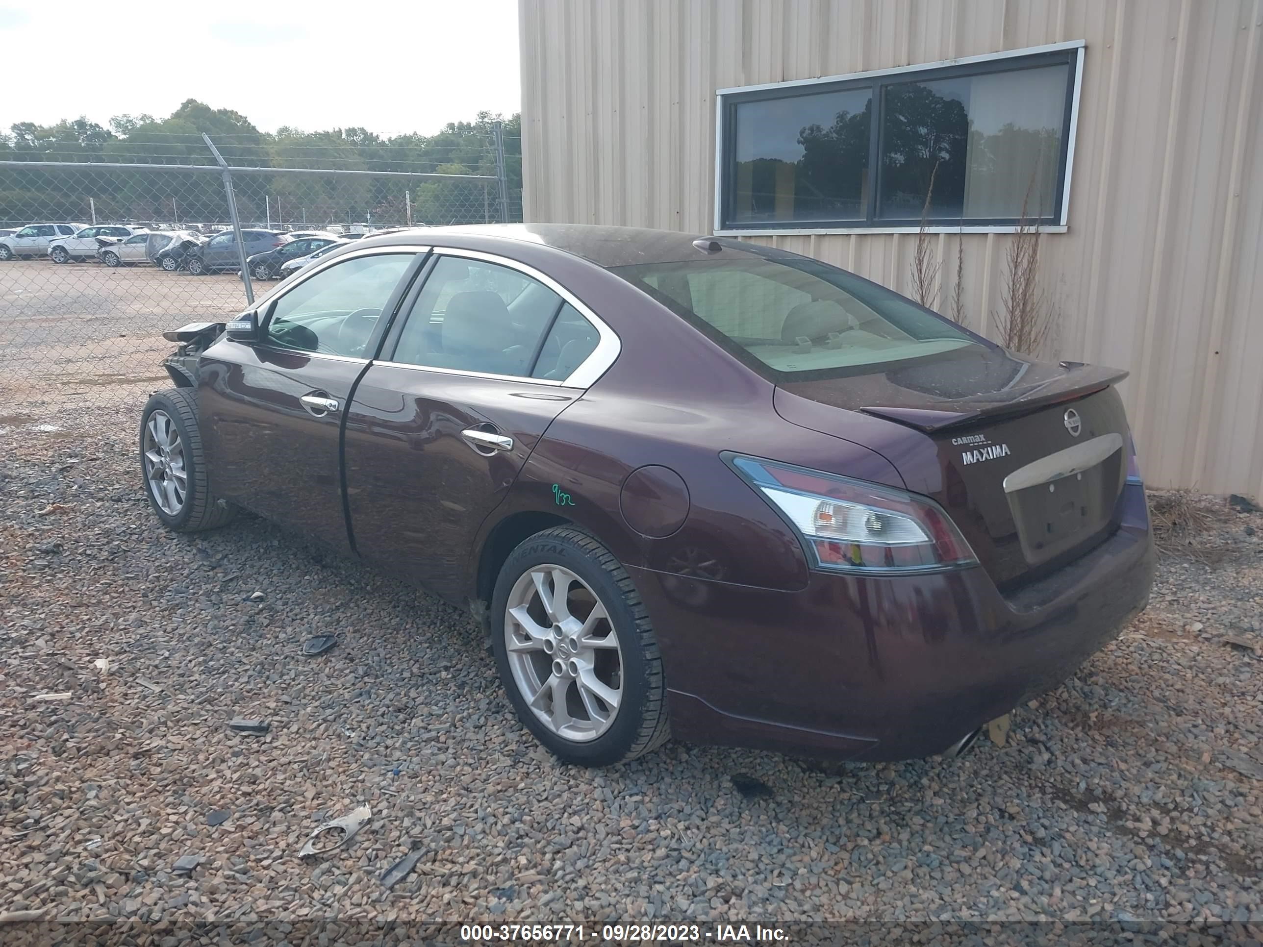 Photo 2 VIN: 1N4AA5APXEC470672 - NISSAN MAXIMA 