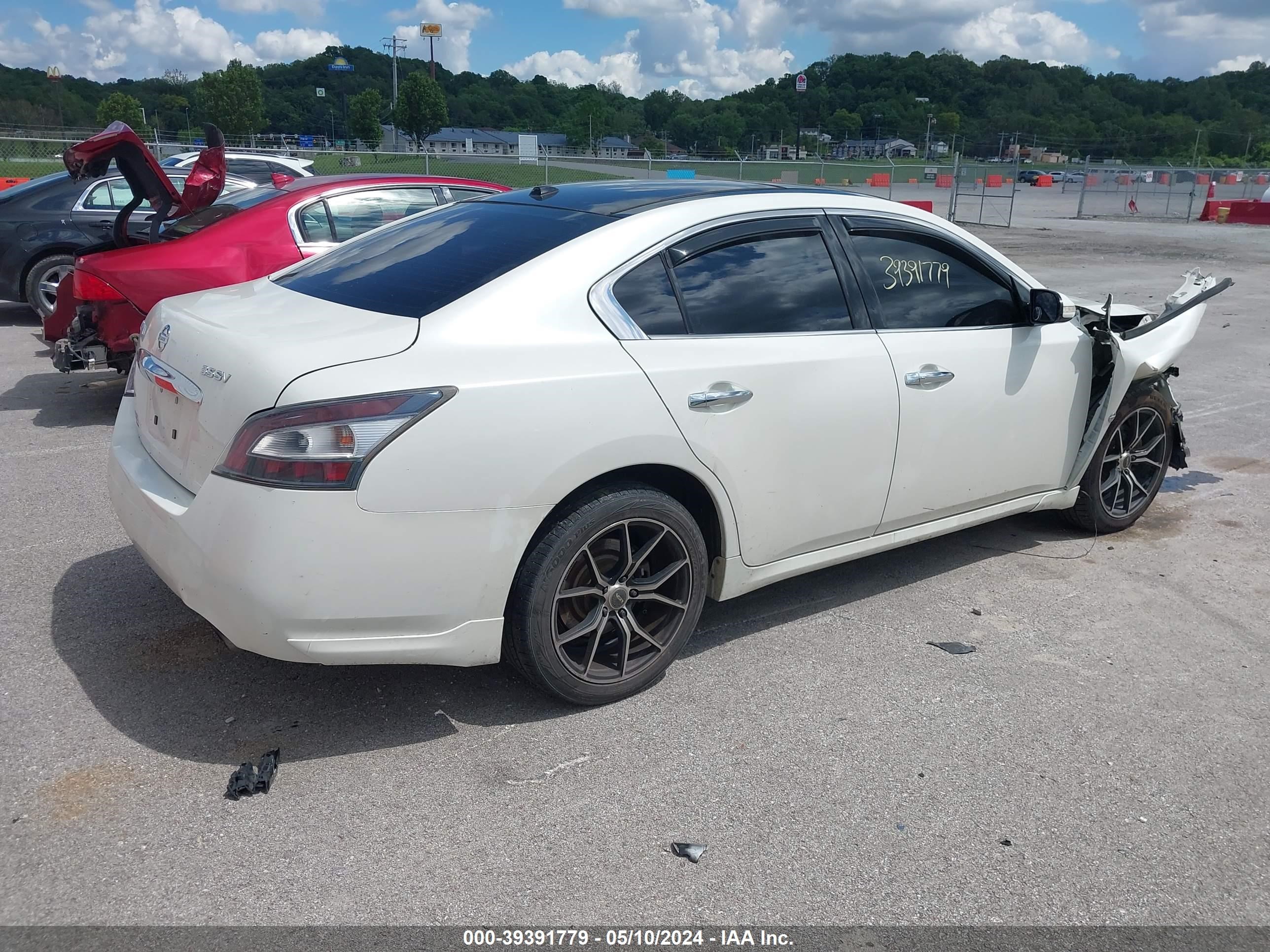 Photo 3 VIN: 1N4AA5APXEC486788 - NISSAN MAXIMA 