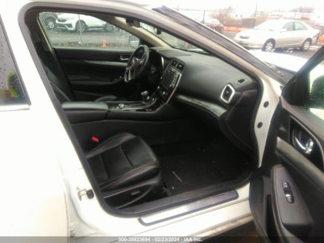 Photo 4 VIN: 1N4AA6AP0JC373139 - NISSAN MAXIMA 