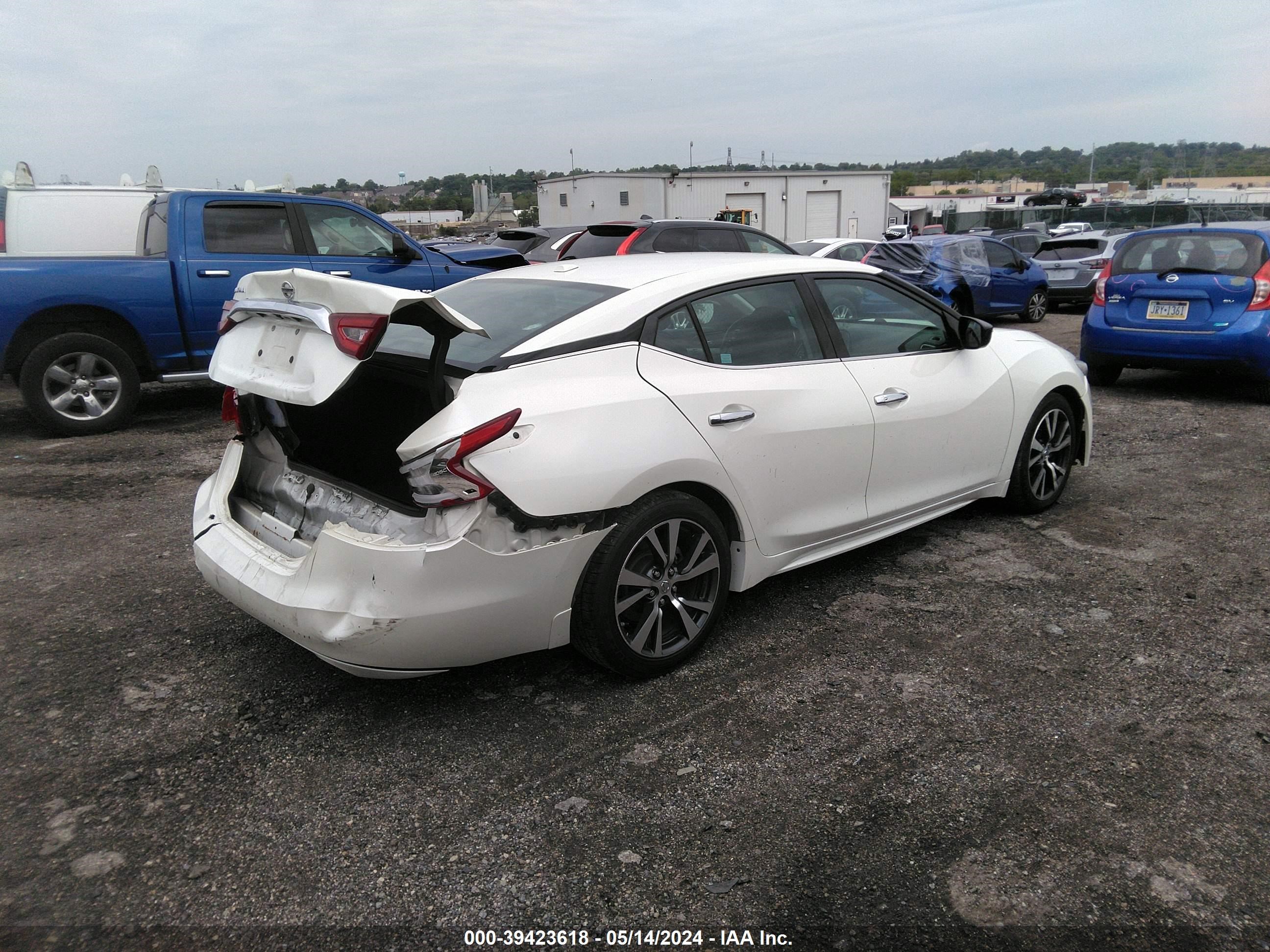 Photo 3 VIN: 1N4AA6AP1HC421631 - NISSAN MAXIMA 