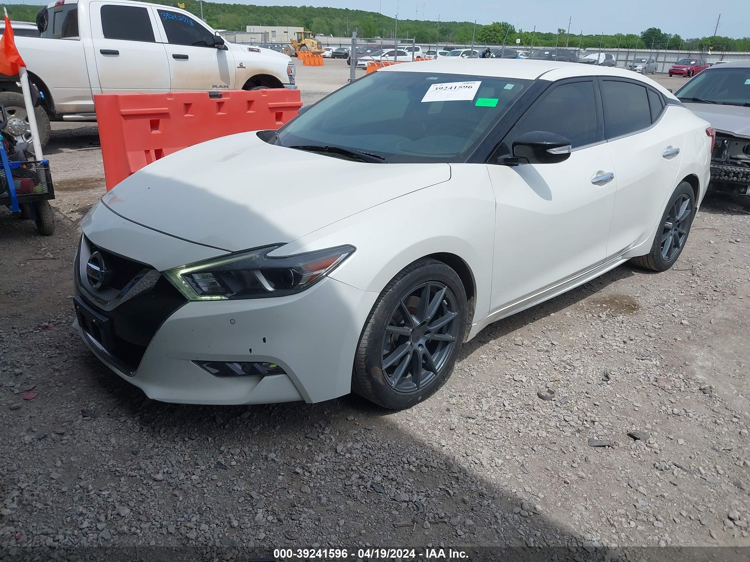 Photo 1 VIN: 1N4AA6AP2GC425928 - NISSAN MAXIMA 