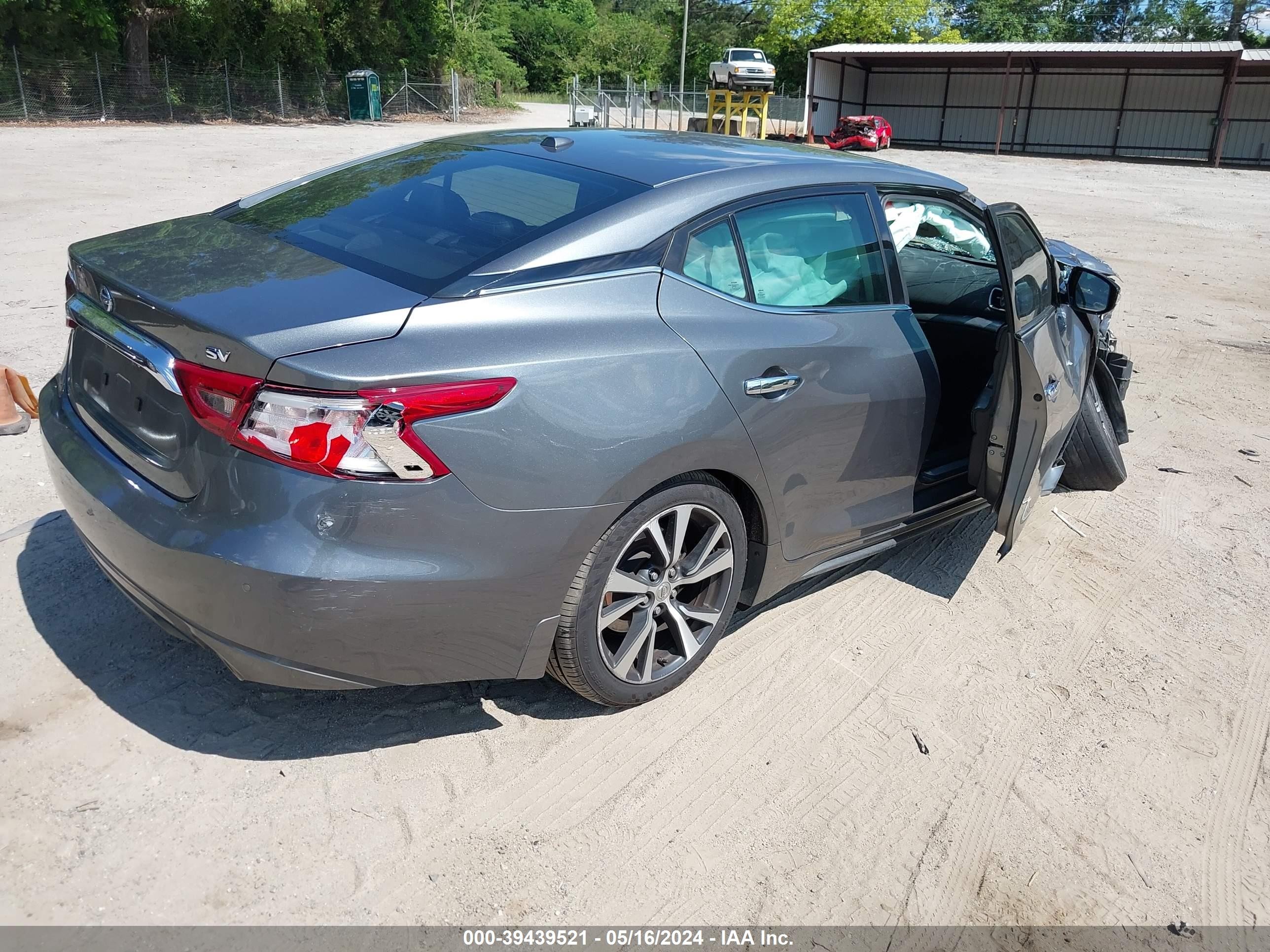 Photo 3 VIN: 1N4AA6AP2GC437772 - NISSAN MAXIMA 