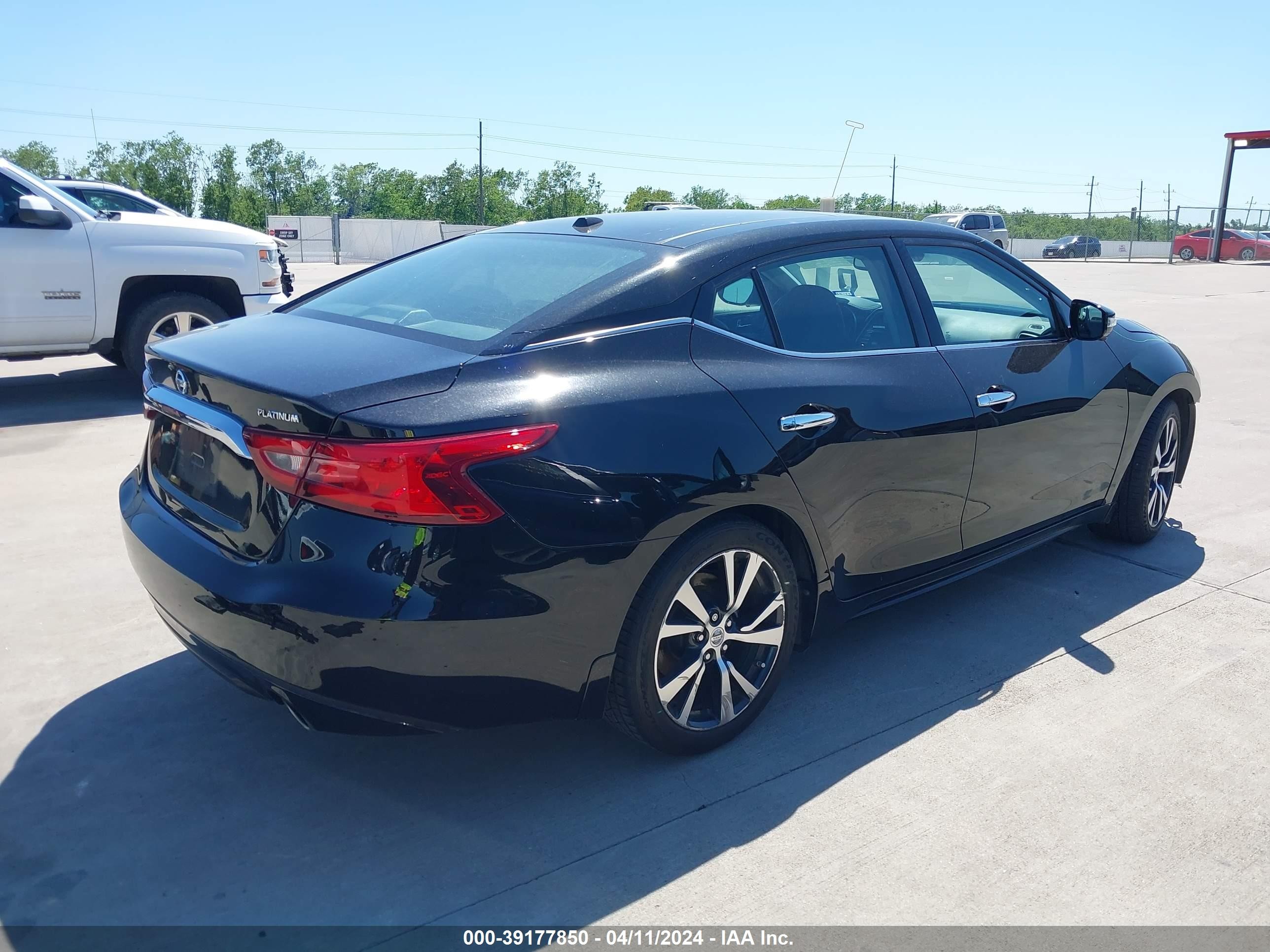 Photo 3 VIN: 1N4AA6AP2HC385853 - NISSAN MAXIMA 