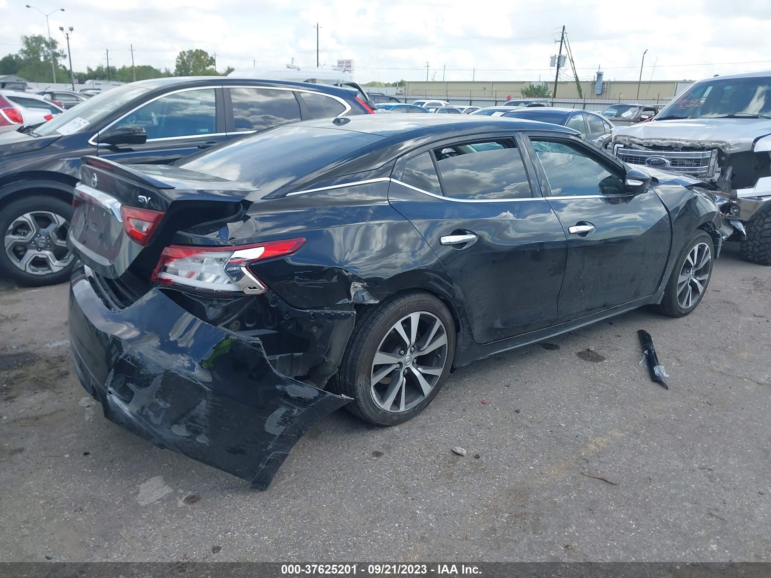 Photo 3 VIN: 1N4AA6AP3GC423086 - NISSAN MAXIMA 