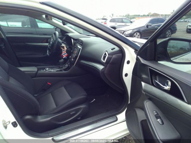 Photo 4 VIN: 1N4AA6AP4HC396272 - NISSAN MAXIMA 