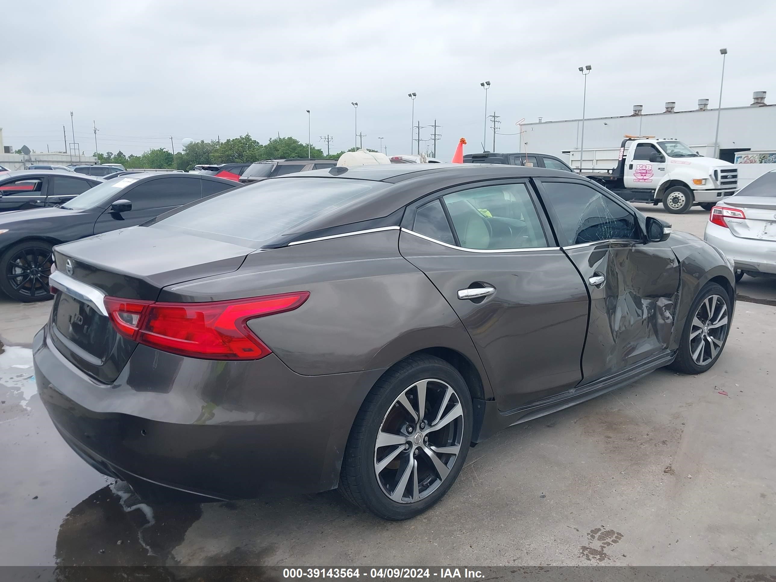 Photo 3 VIN: 1N4AA6APXGC396601 - NISSAN MAXIMA 