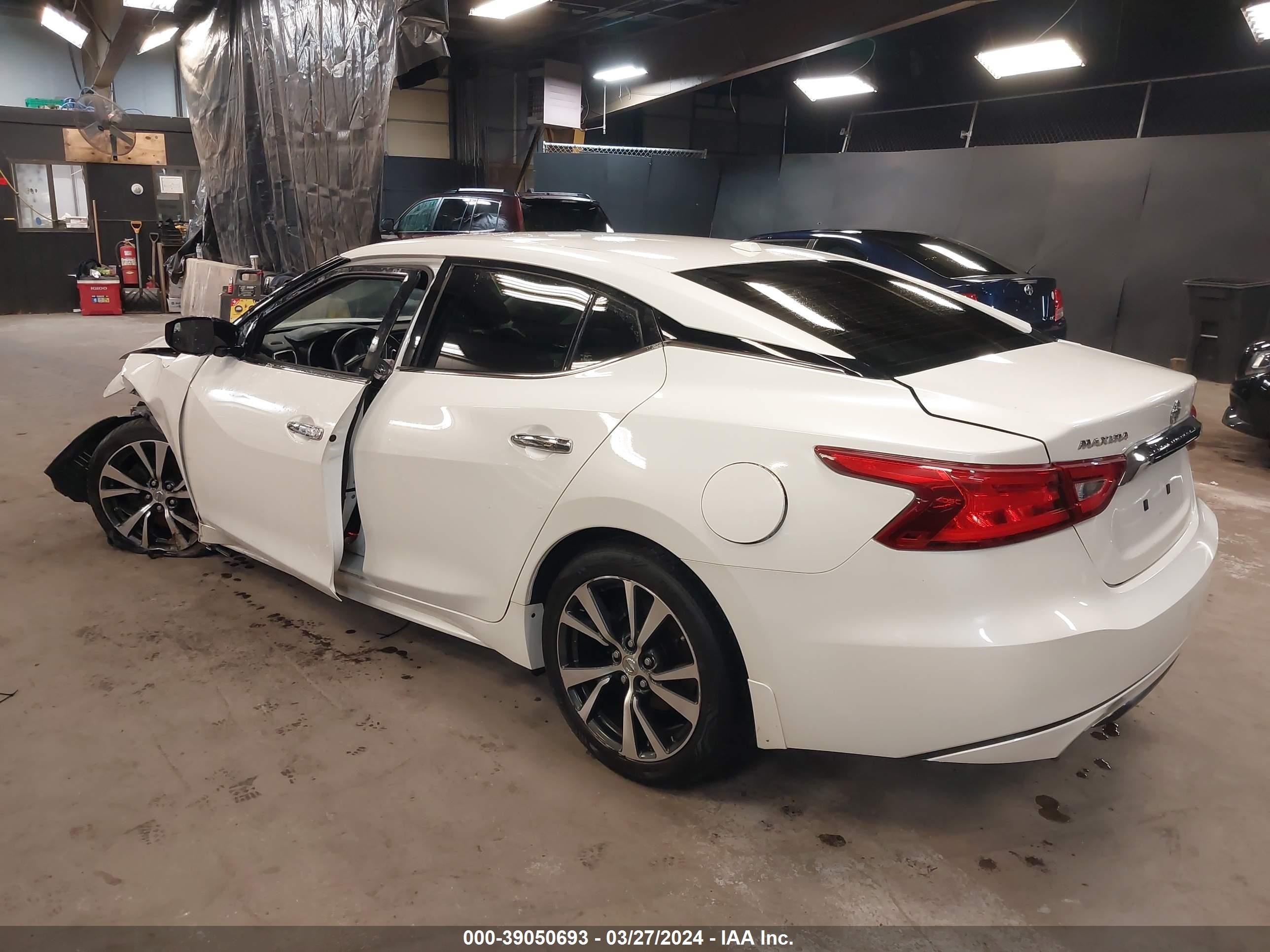 Photo 2 VIN: 1N4AA6APXHC366077 - NISSAN MAXIMA 