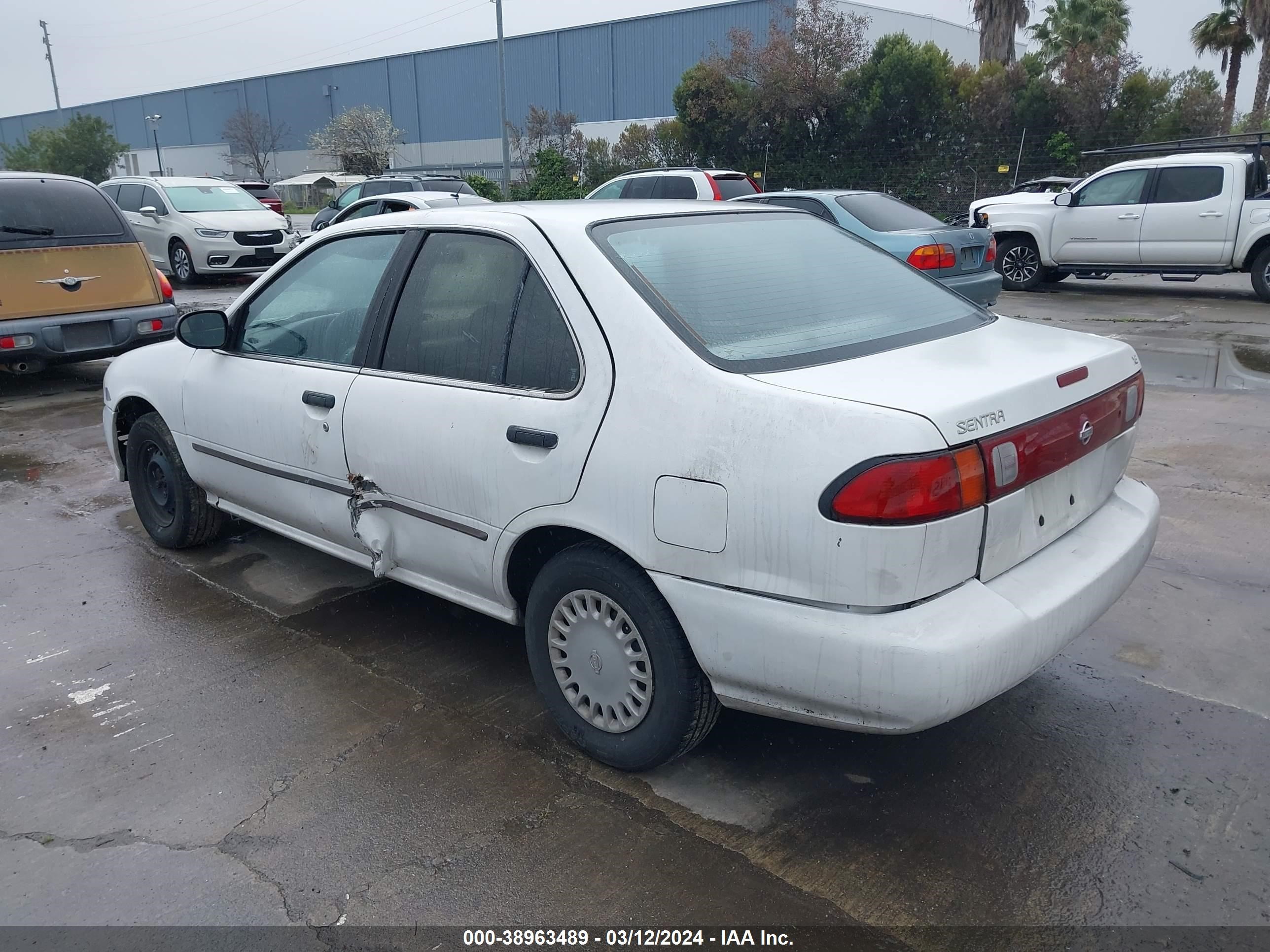 Photo 2 VIN: 1N4AB41D3WC740971 - NISSAN SENTRA 