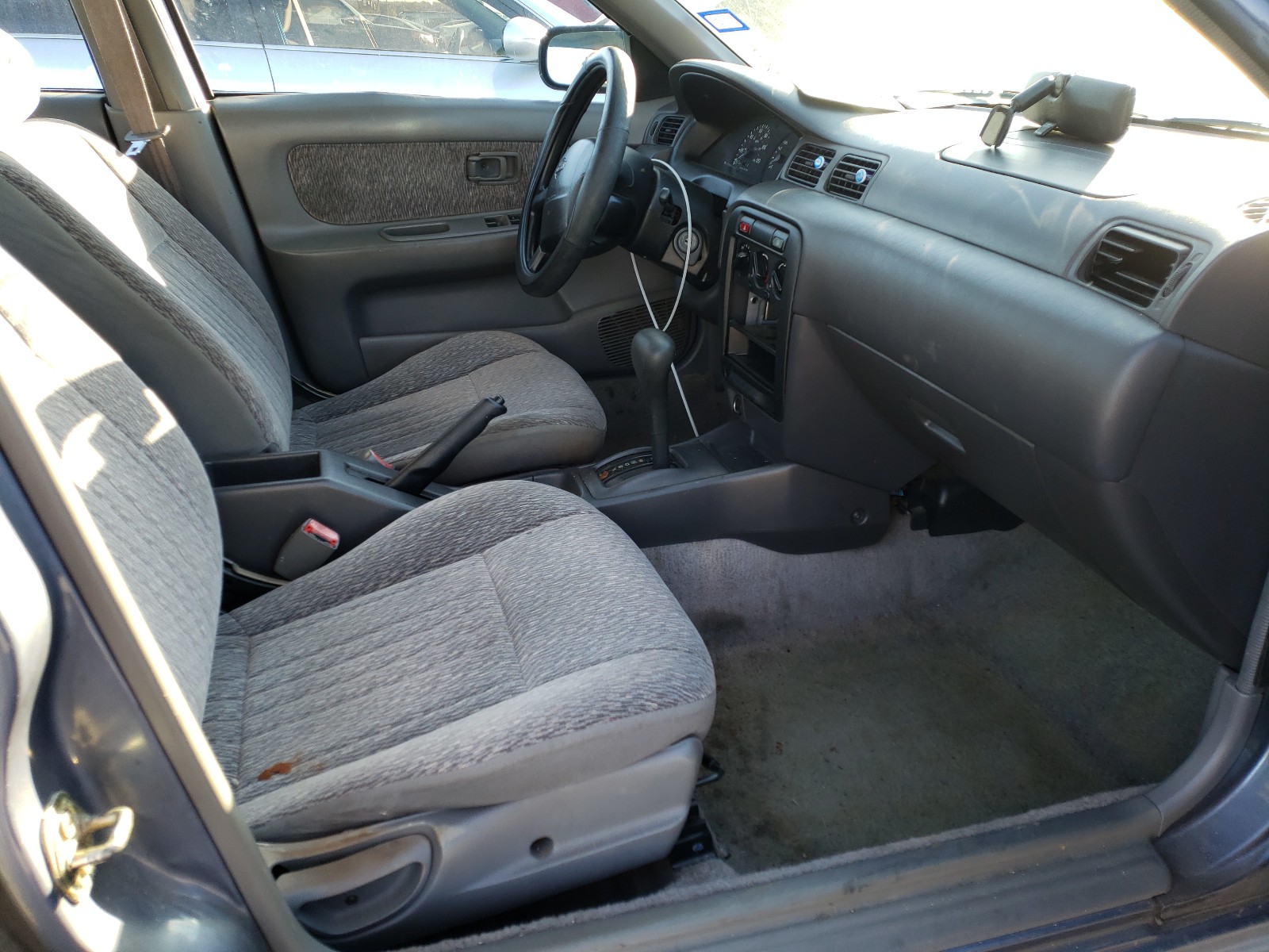 Photo 4 VIN: 1N4AB41D7WC745333 - NISSAN SENTRA E 