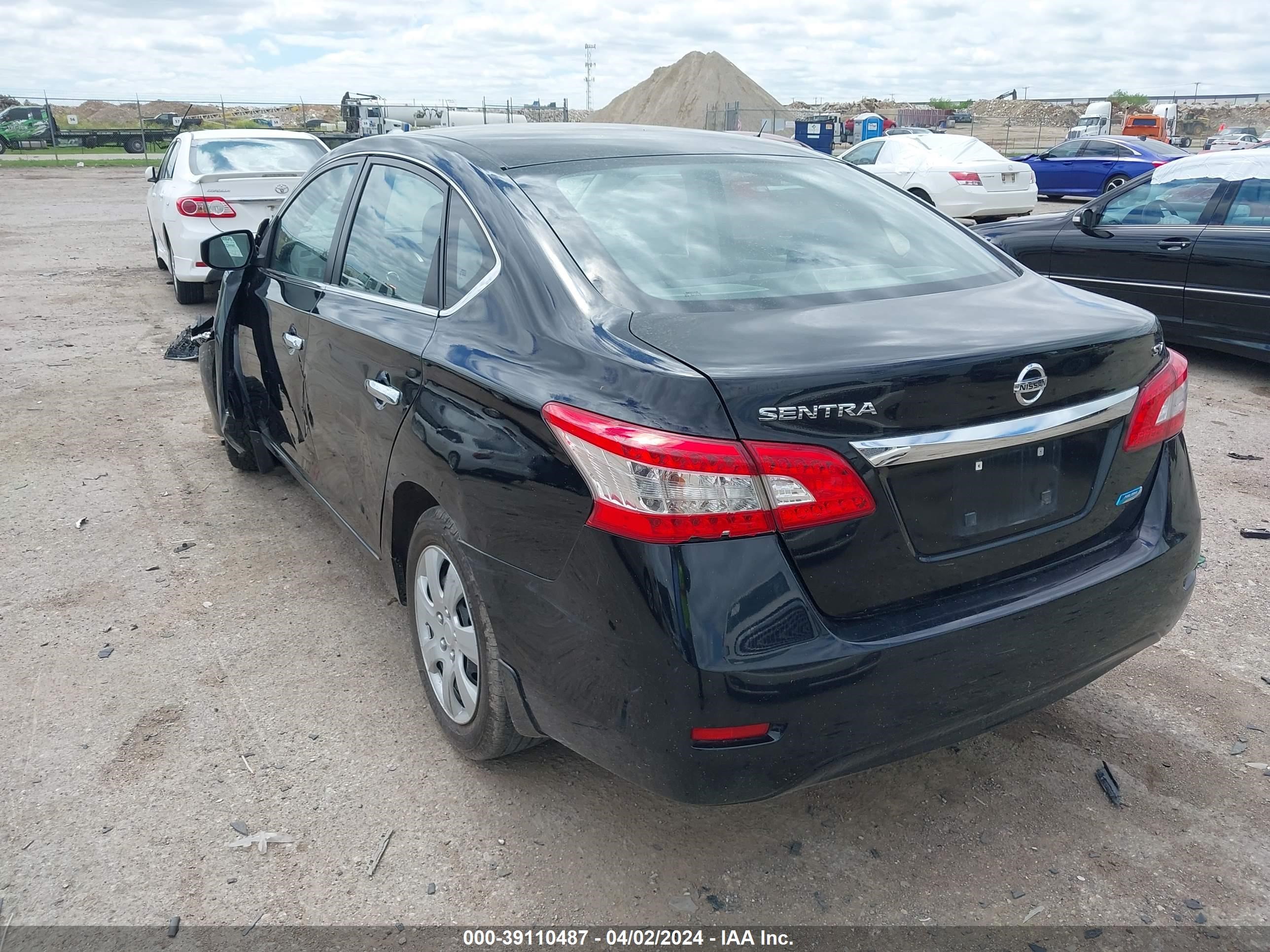 Photo 2 VIN: 1N4AB7AP7DN900993 - NISSAN SENTRA 