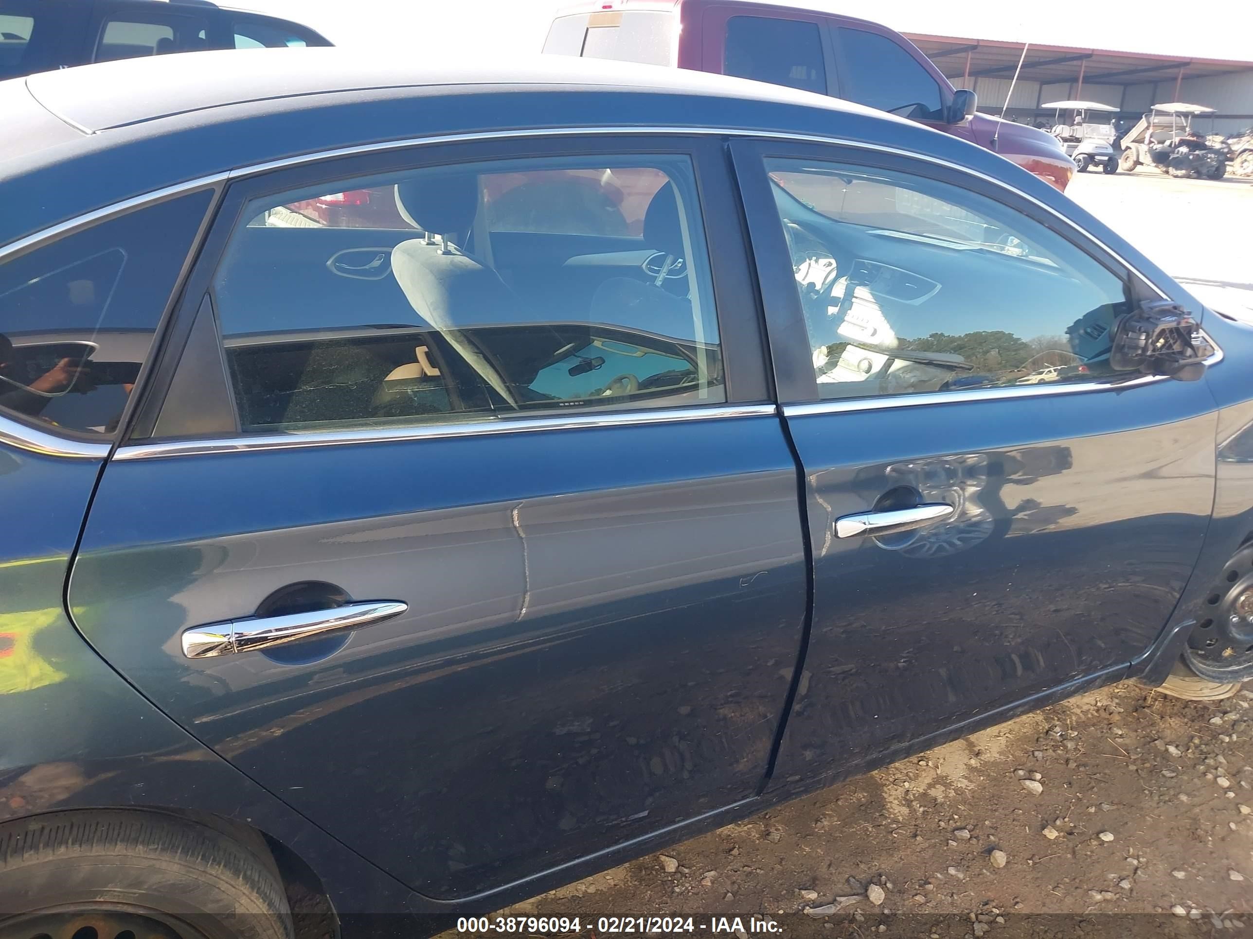 Photo 12 VIN: 1N4AB7AP7DN902985 - NISSAN SENTRA 