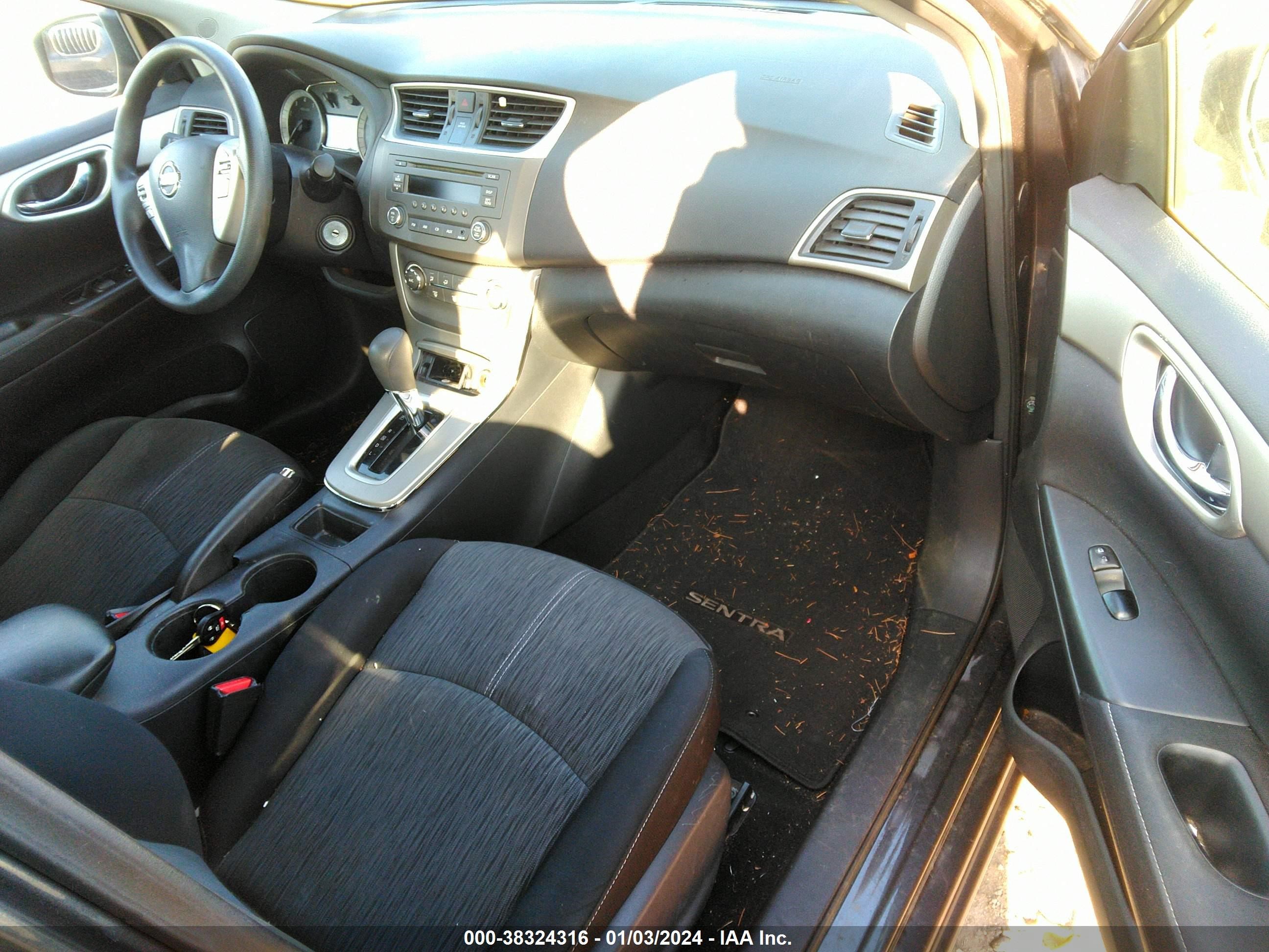 Photo 4 VIN: 1N4AB7AP7EN855667 - NISSAN SENTRA 