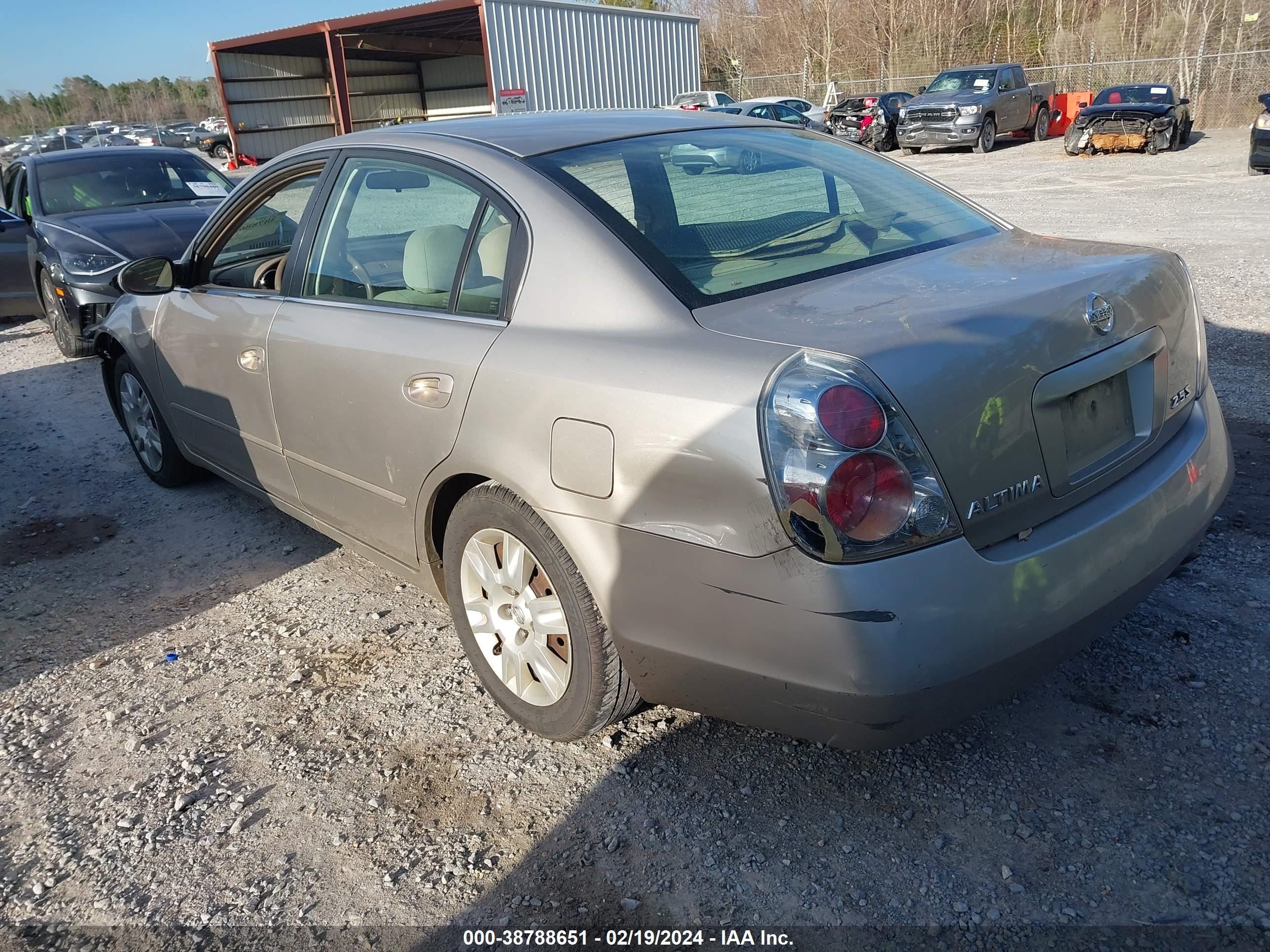 Photo 2 VIN: 1N4AL11D05C161916 - NISSAN ALTIMA 