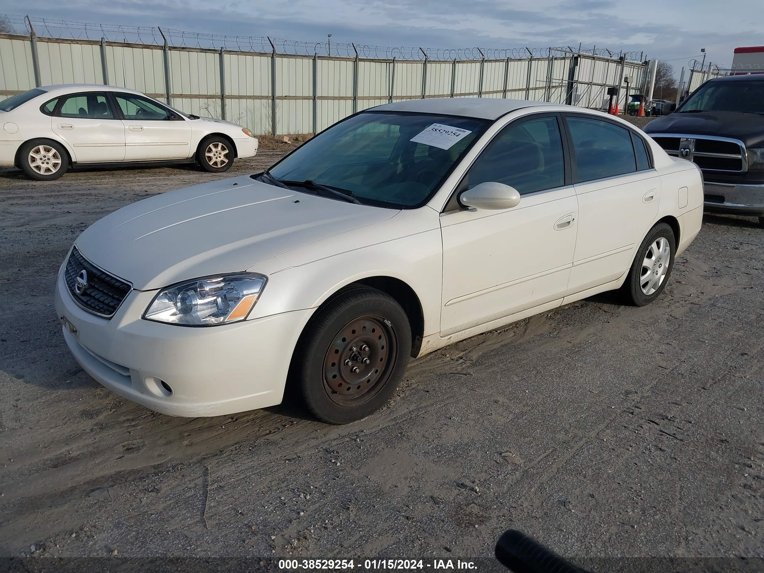 Photo 1 VIN: 1N4AL11D35C228864 - NISSAN ALTIMA 