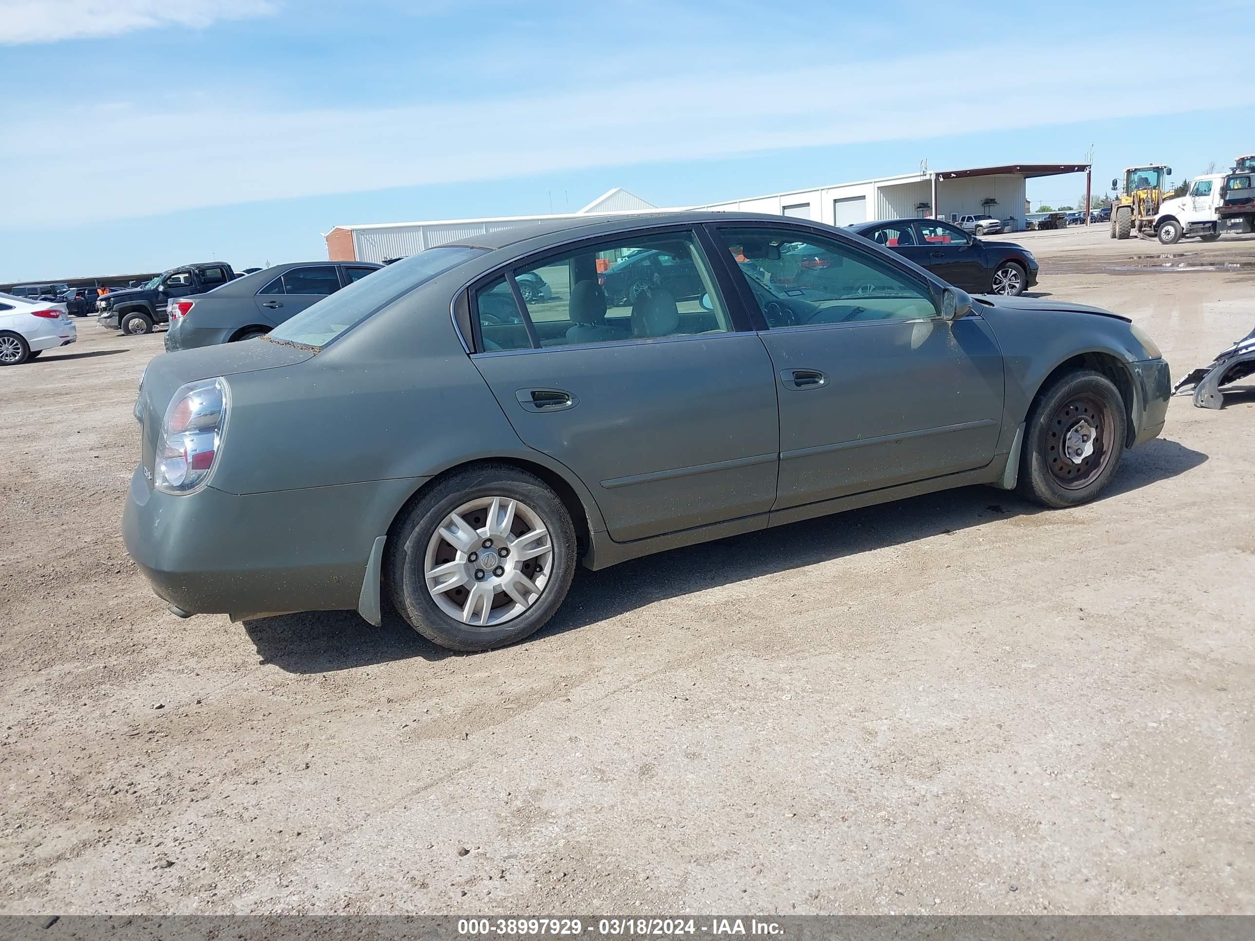 Photo 3 VIN: 1N4AL11DX5C192414 - NISSAN ALTIMA 