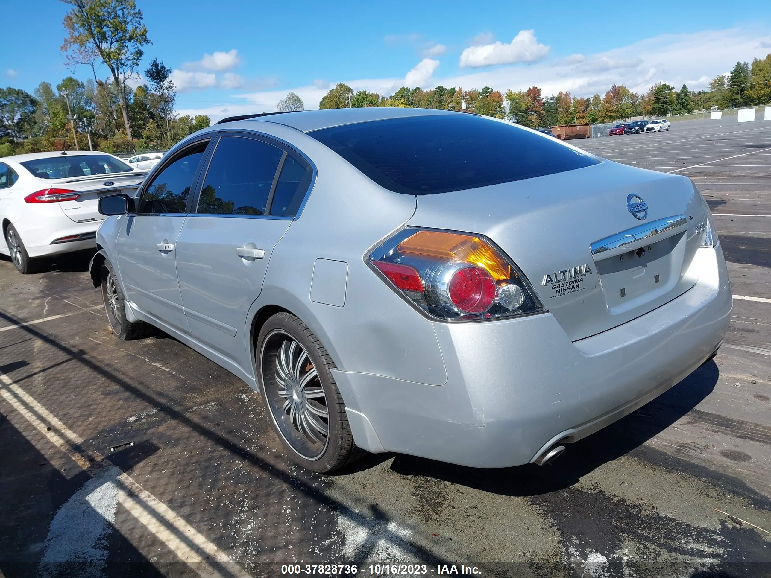 Photo 2 VIN: 1N4AL21E18C190375 - NISSAN ALTIMA 