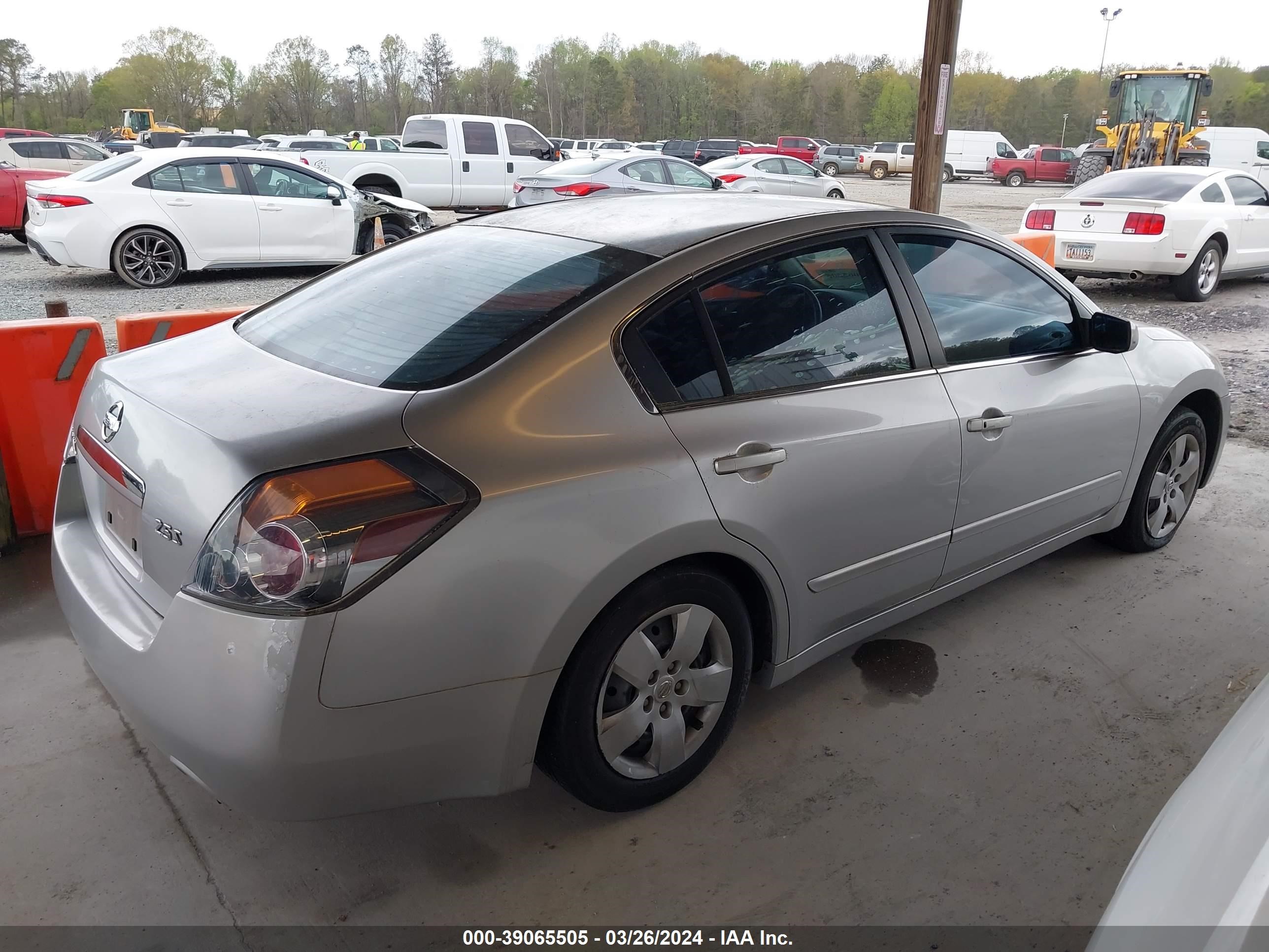 Photo 3 VIN: 1N4AL21E58C276840 - NISSAN ALTIMA 