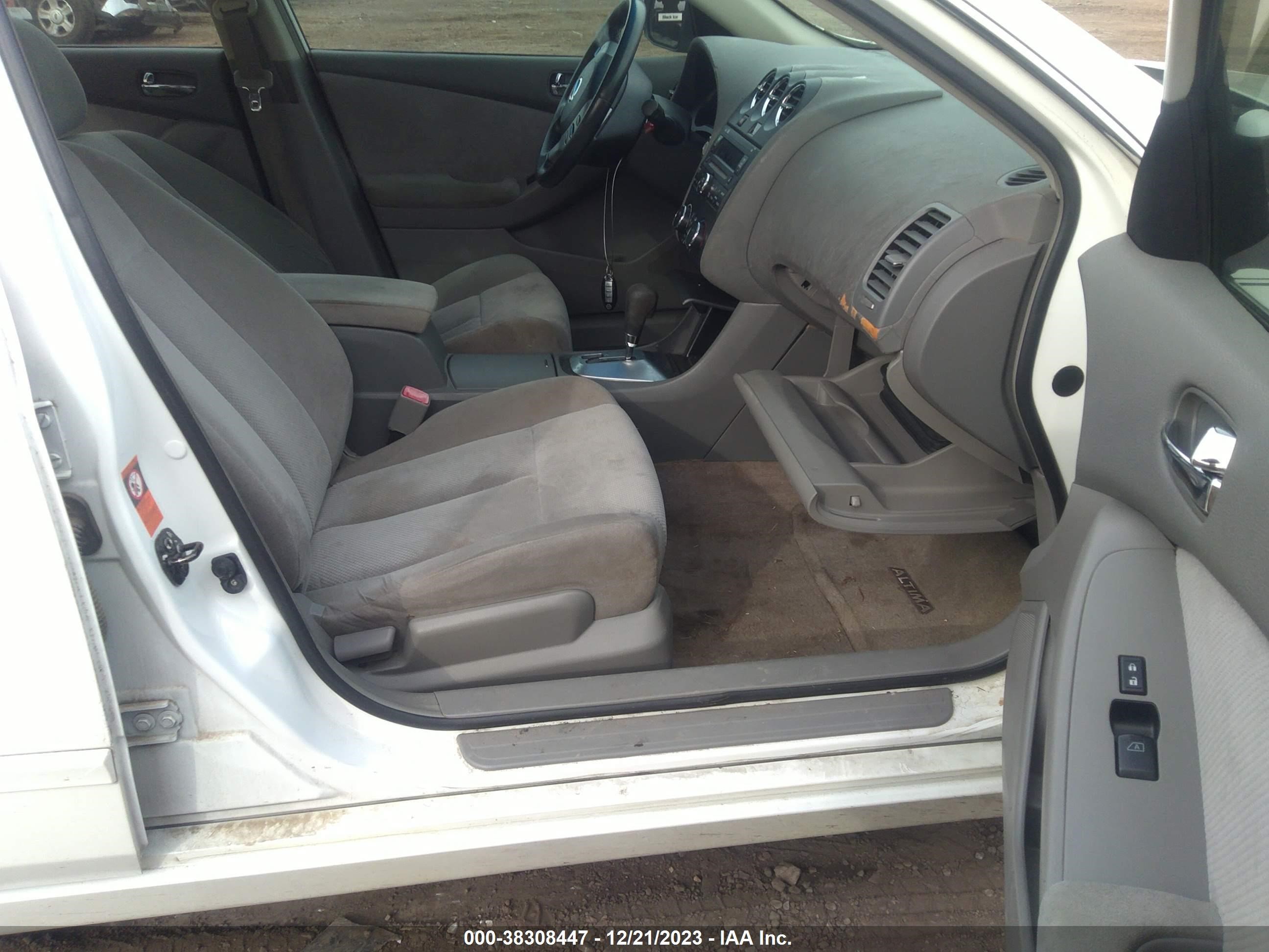 Photo 4 VIN: 1N4AL21E68C250635 - NISSAN ALTIMA 