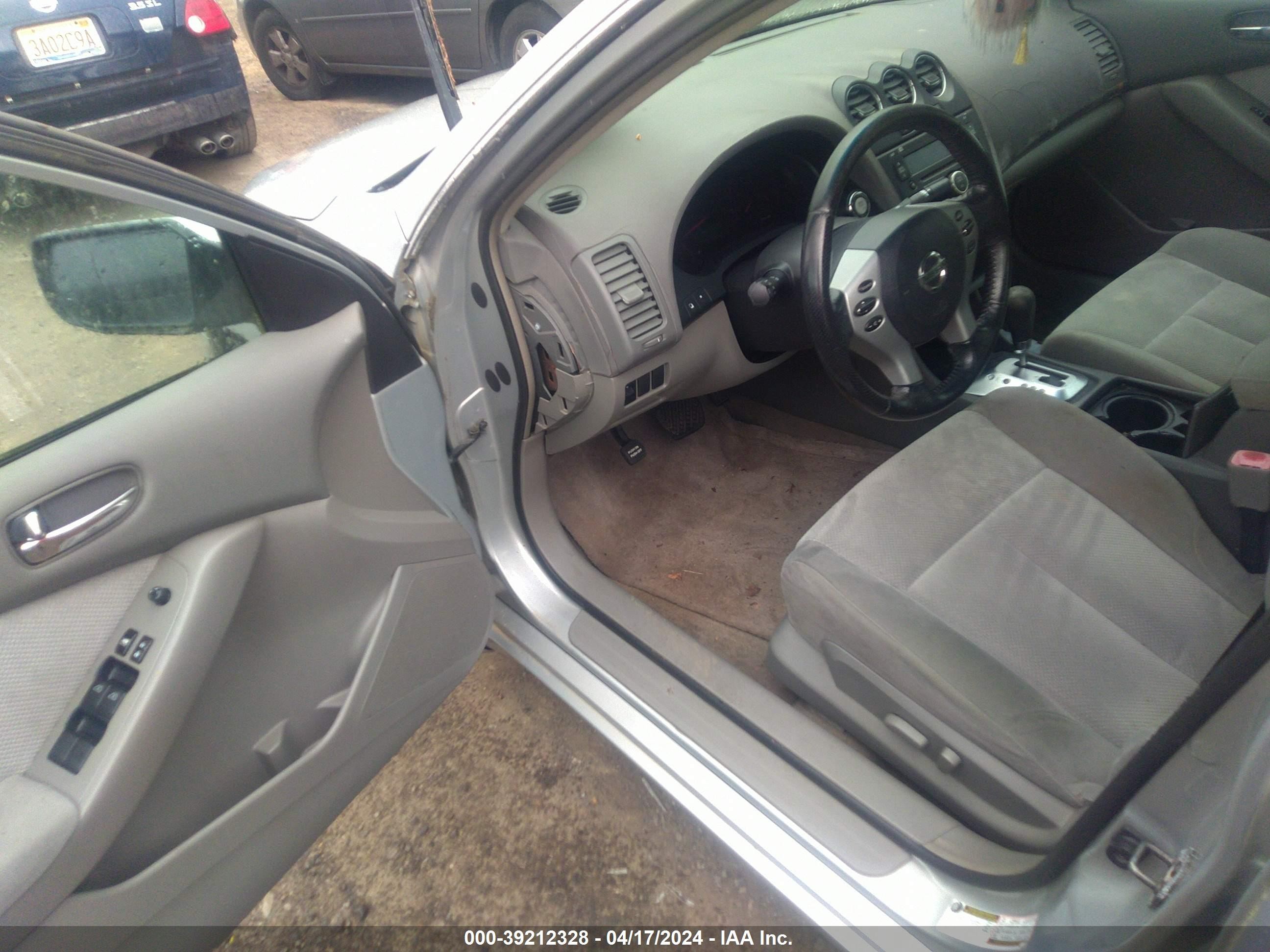 Photo 4 VIN: 1N4AL21EX8N417048 - NISSAN ALTIMA 