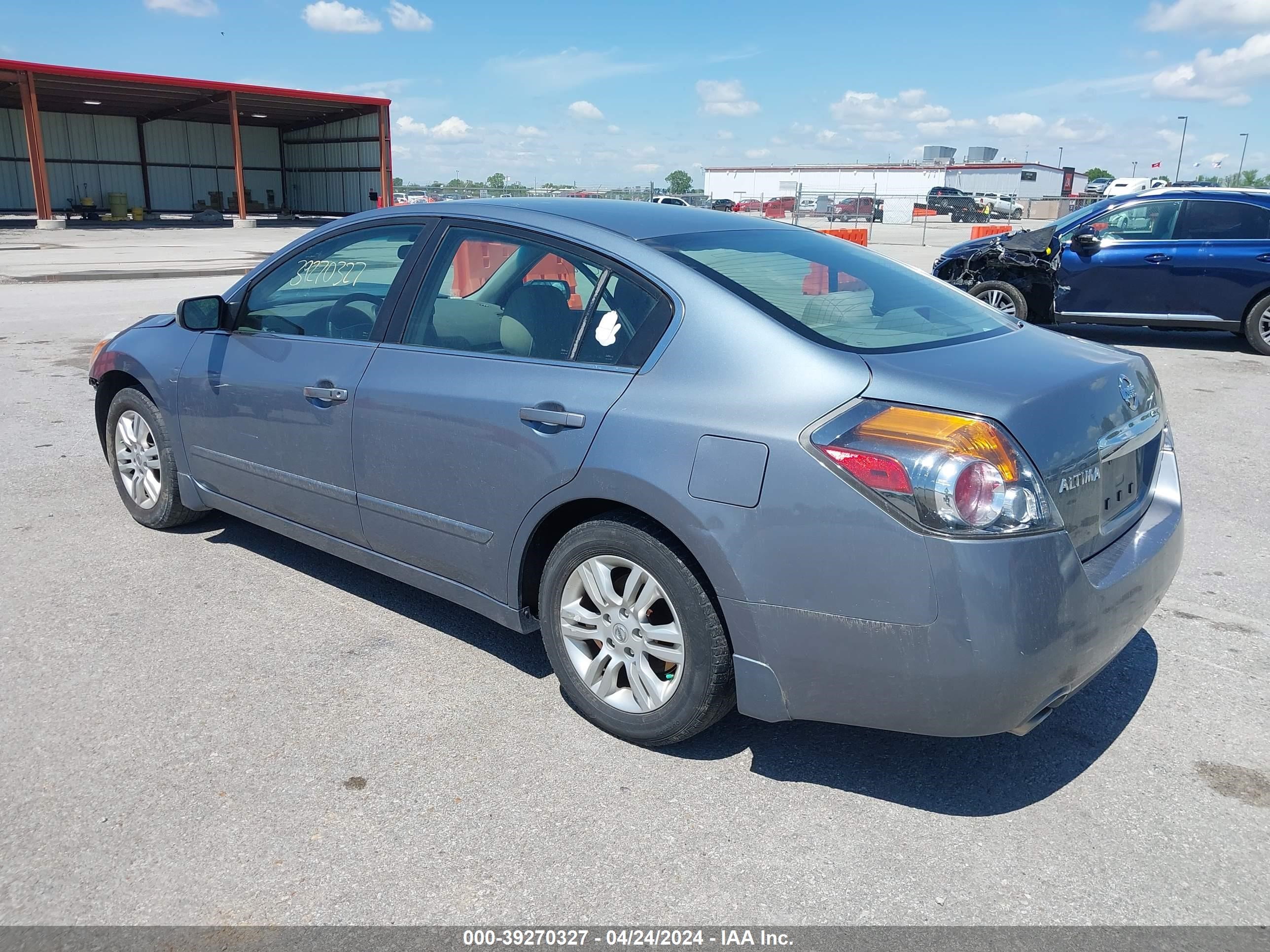 Photo 2 VIN: 1N4AL2AP0AN552823 - NISSAN ALTIMA 