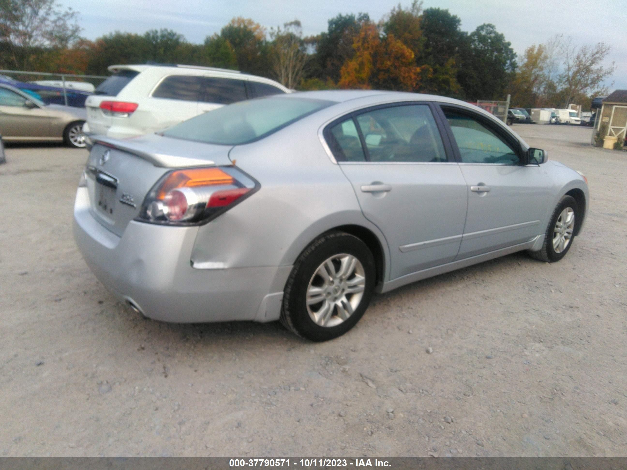 Photo 3 VIN: 1N4AL2APXBN502187 - NISSAN ALTIMA 