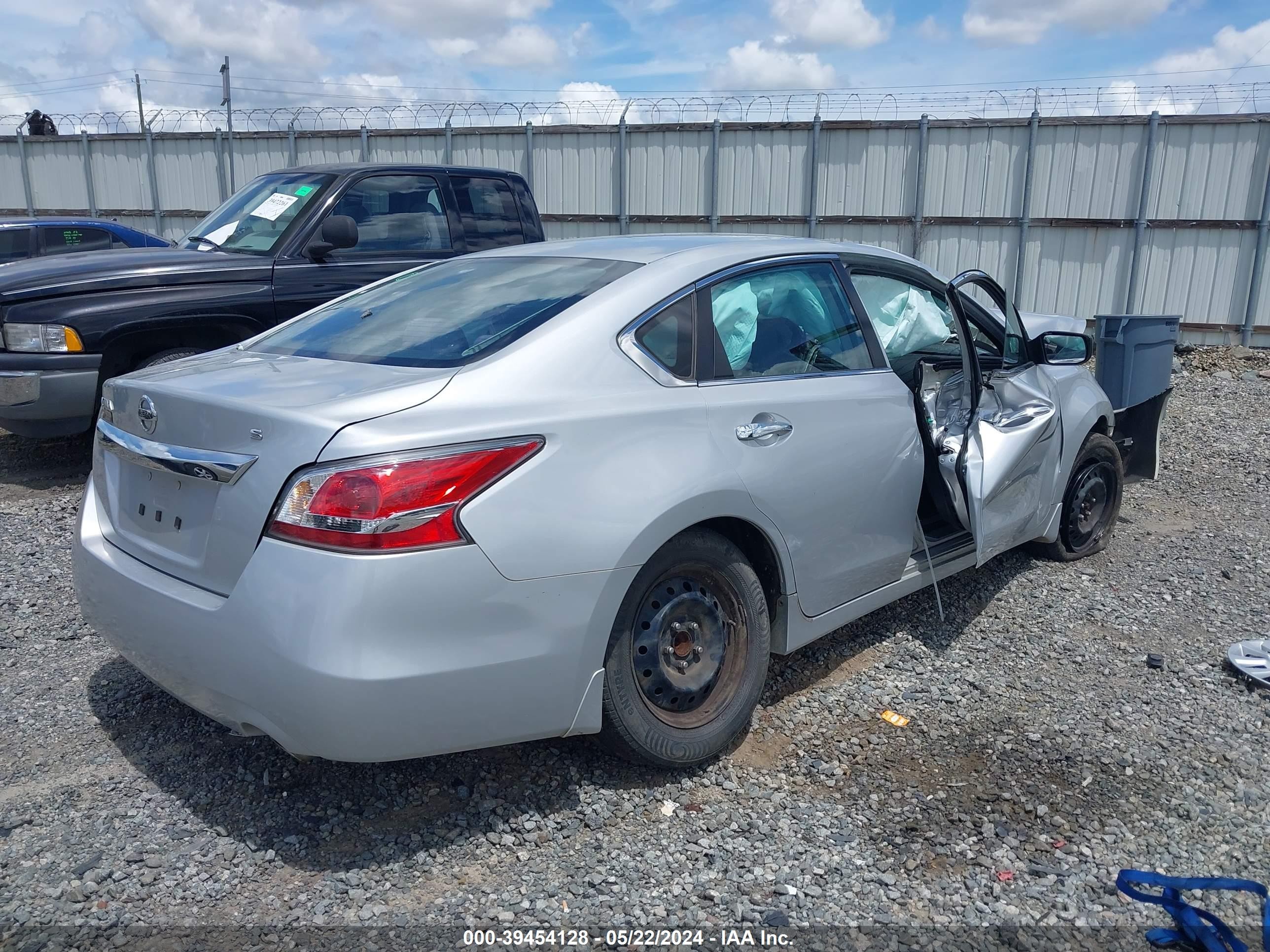 Photo 3 VIN: 1N4AL3AP0FN327573 - NISSAN ALTIMA 