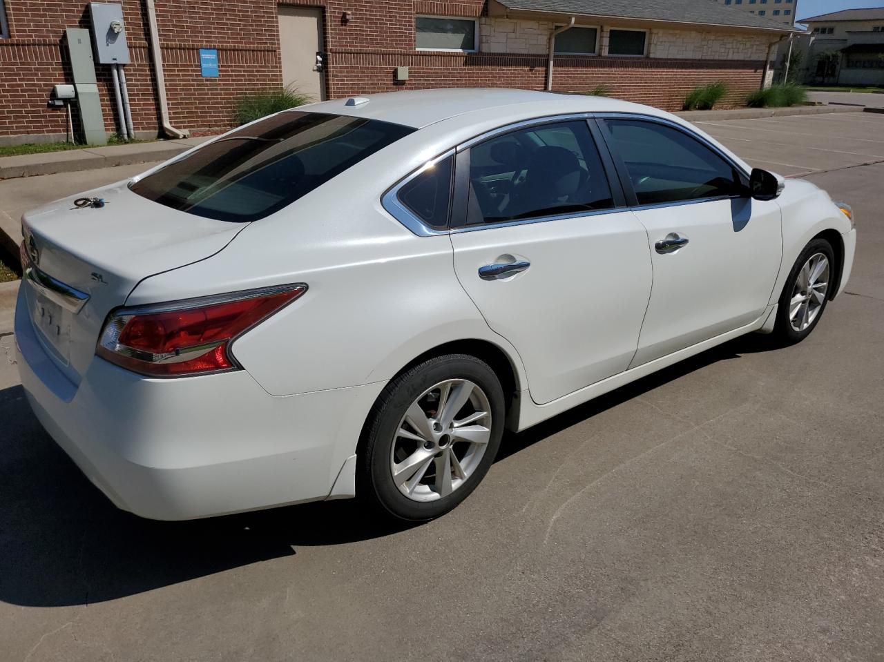 Photo 3 VIN: 1N4AL3AP0FN872012 - NISSAN ALTIMA 