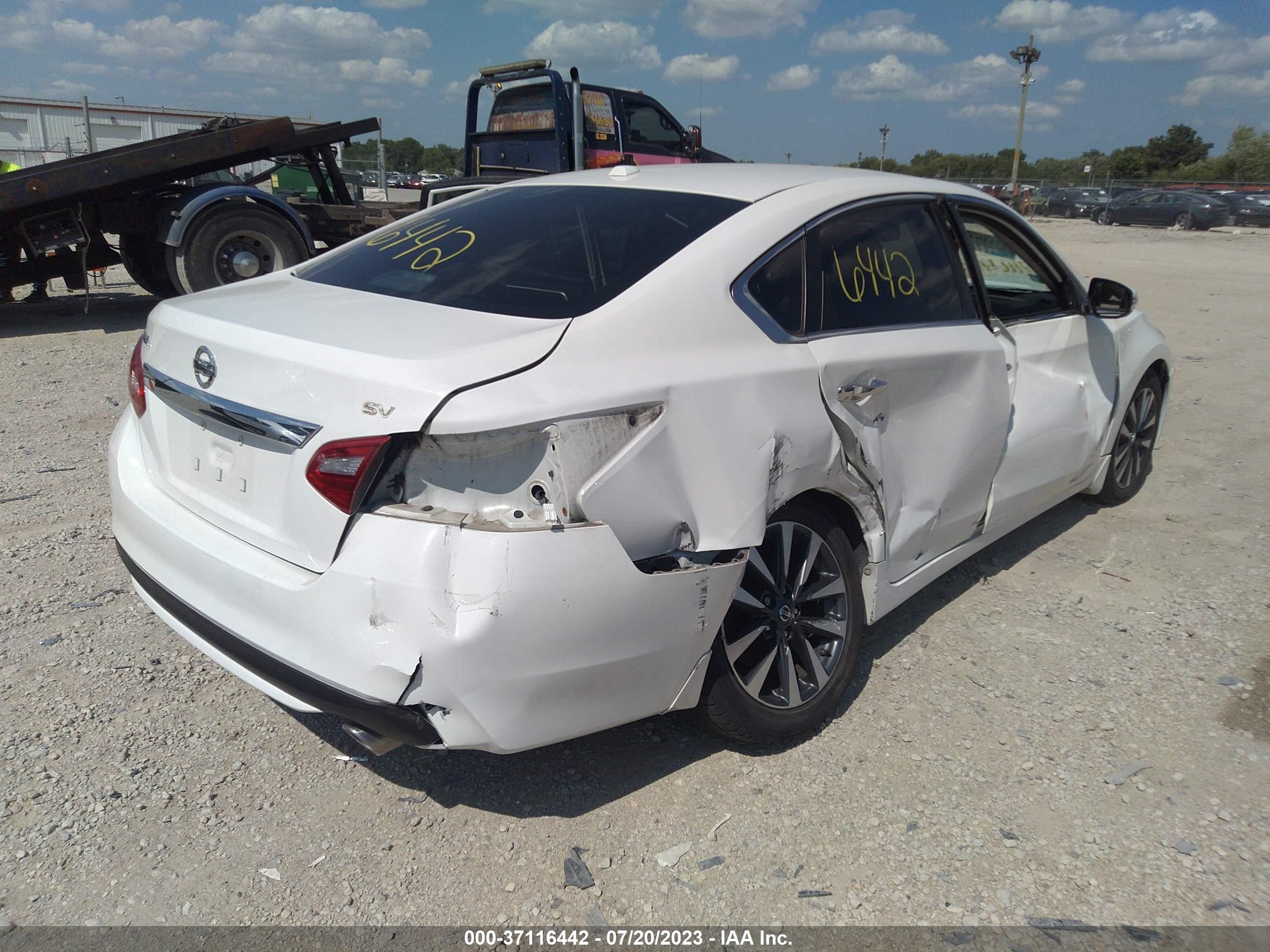 Photo 3 VIN: 1N4AL3AP0GC145627 - NISSAN ALTIMA 