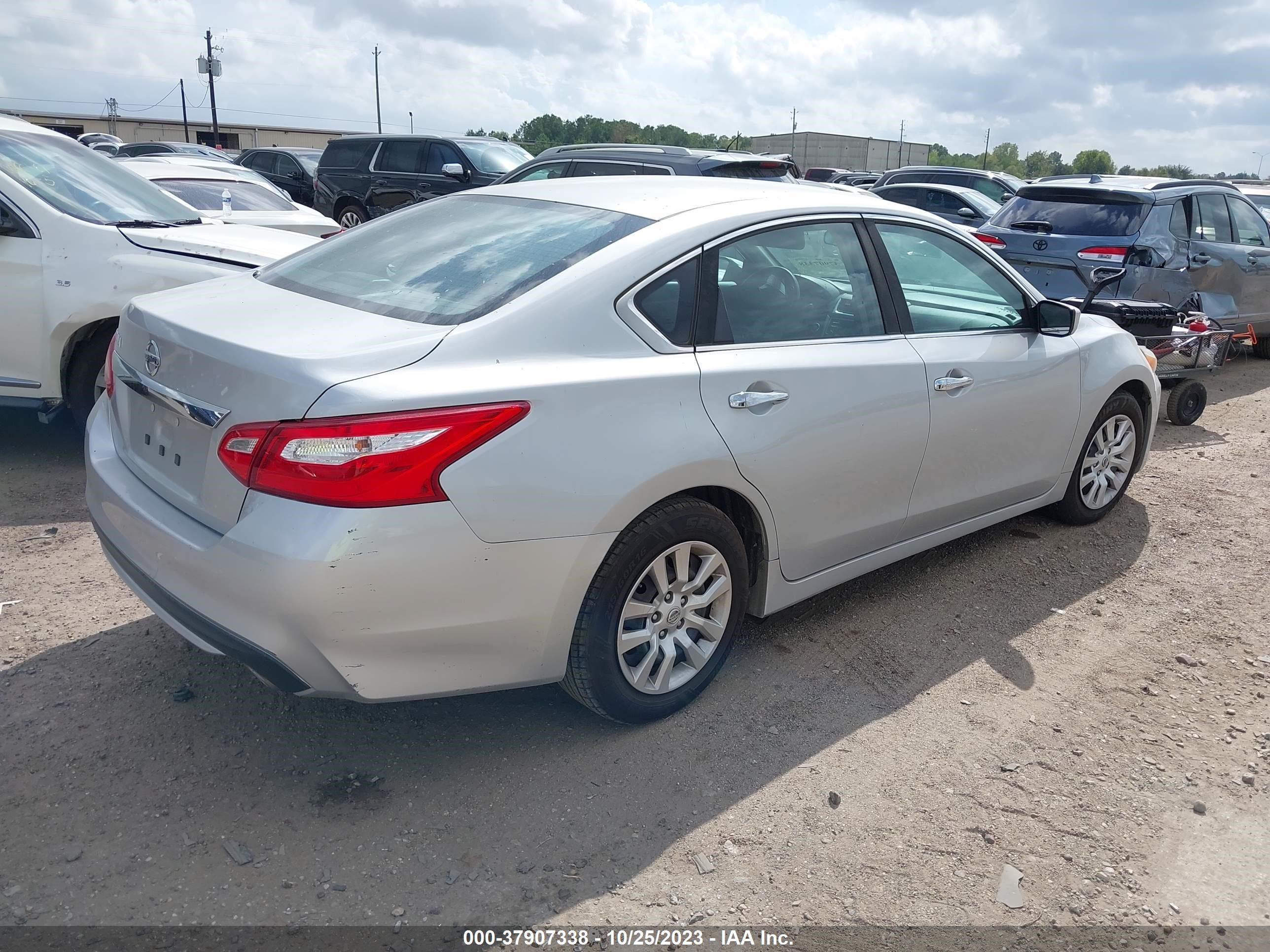 Photo 3 VIN: 1N4AL3AP0GC245632 - NISSAN ALTIMA 