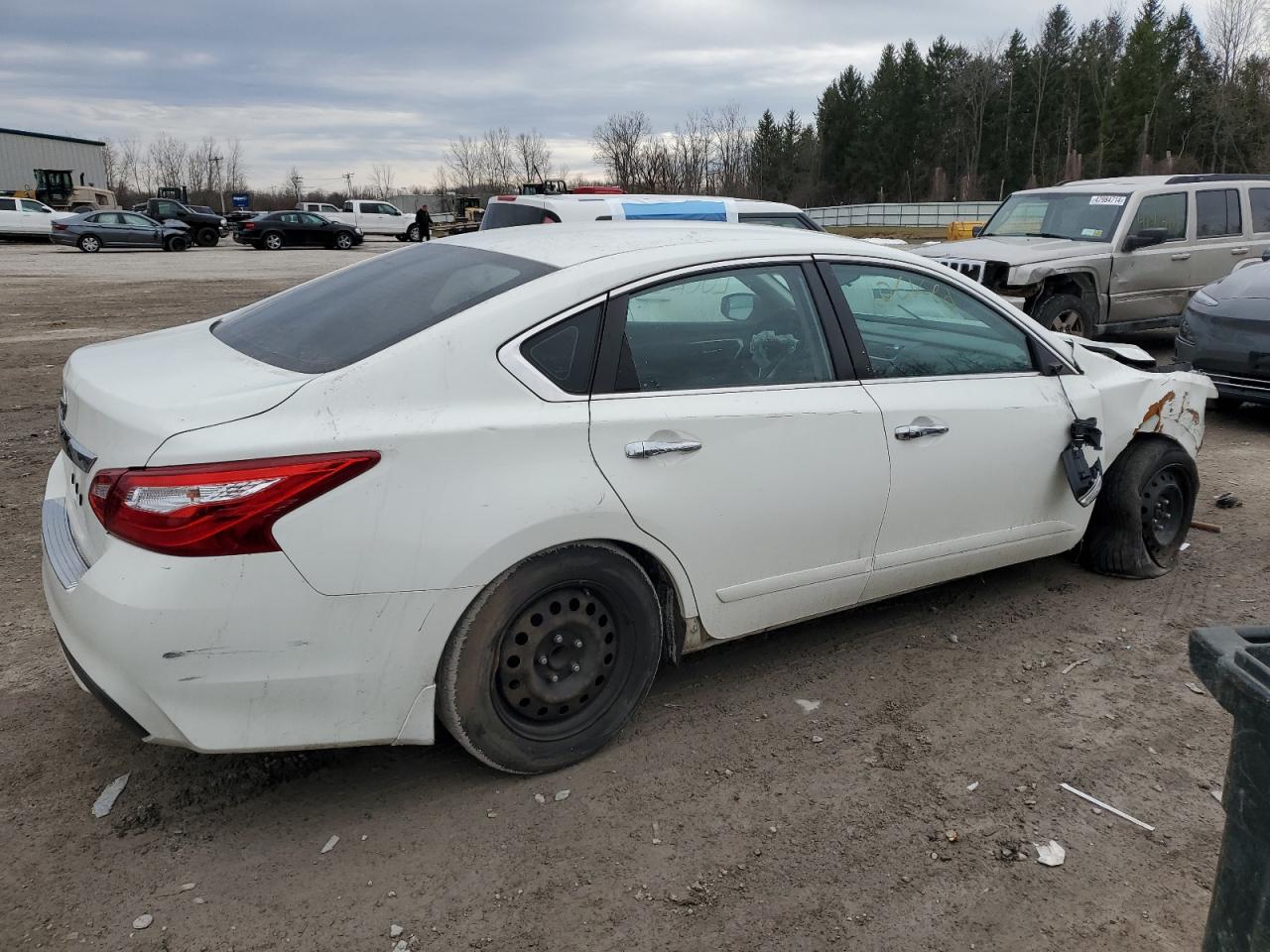 Photo 2 VIN: 1N4AL3AP0HC130658 - NISSAN ALTIMA 