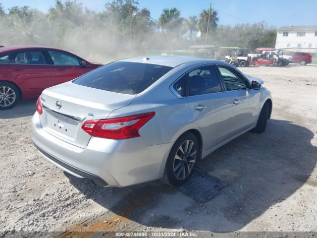 Photo 3 VIN: 1N4AL3AP0HC184588 - NISSAN ALTIMA 