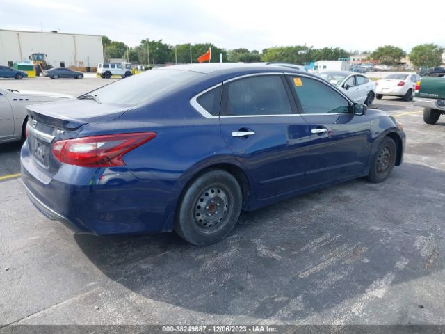 Photo 3 VIN: 1N4AL3AP0HN305141 - NISSAN ALTIMA 