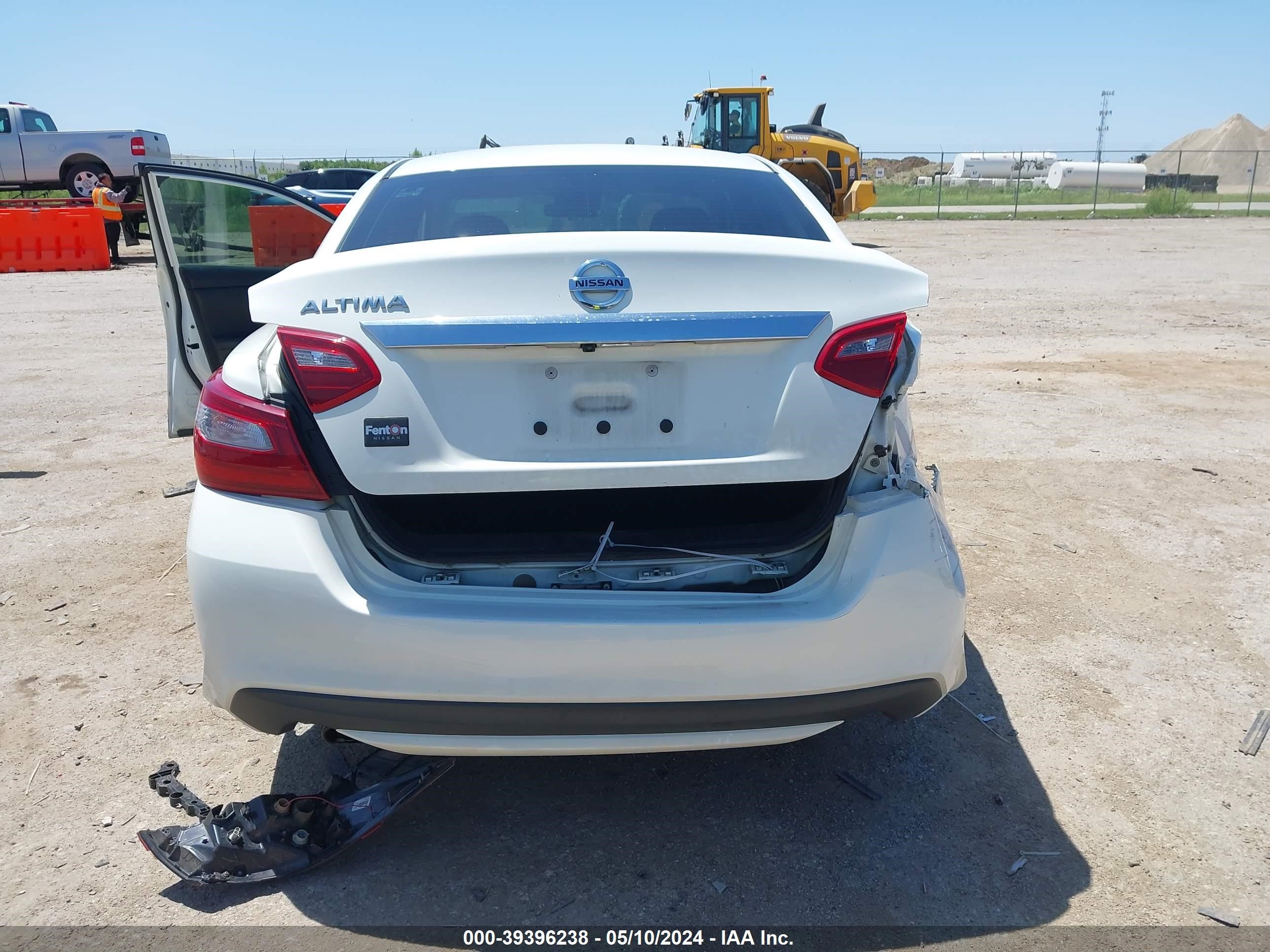 Photo 5 VIN: 1N4AL3AP0JC296460 - NISSAN ALTIMA 