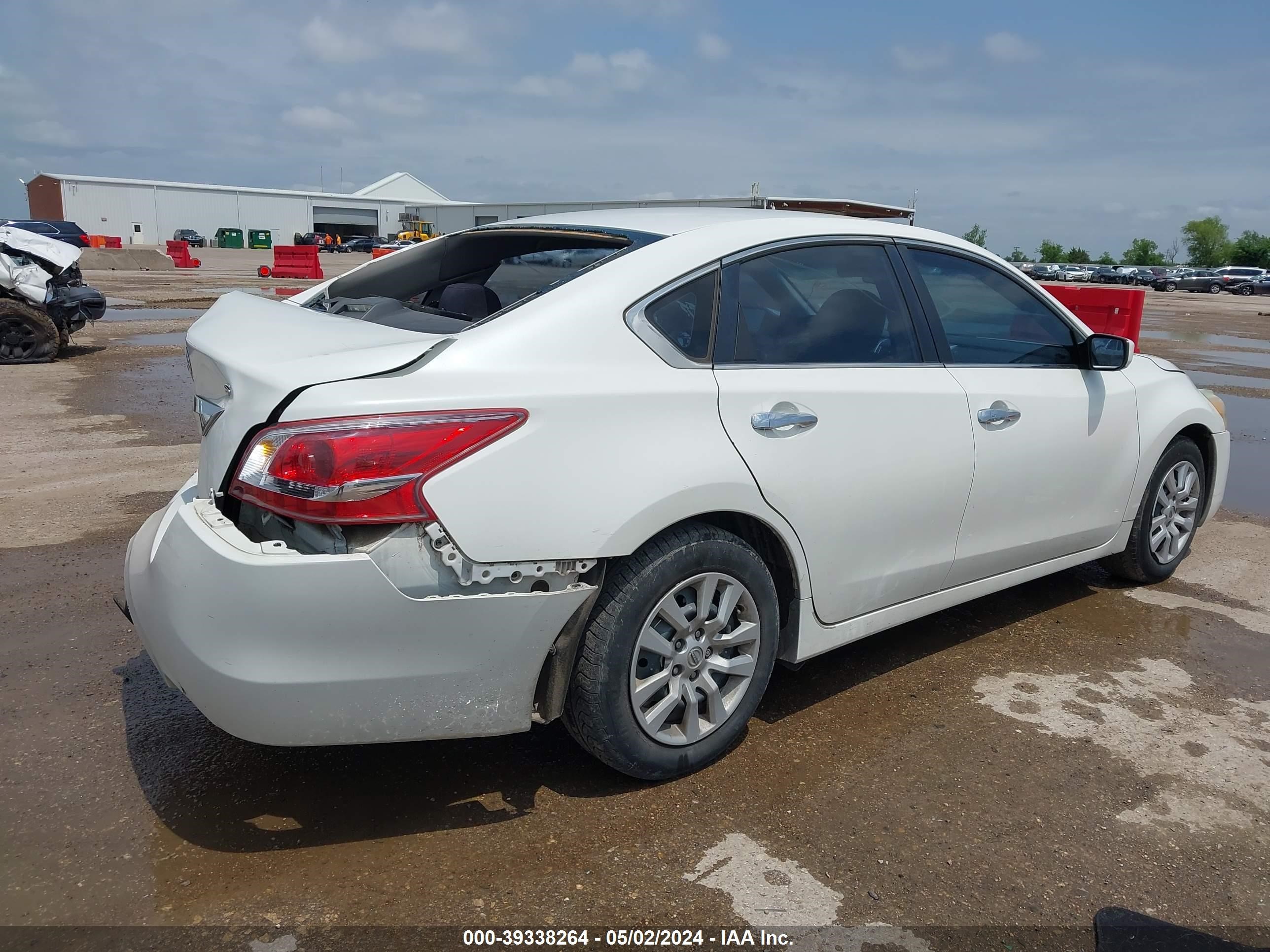 Photo 3 VIN: 1N4AL3AP1DC116570 - NISSAN ALTIMA 