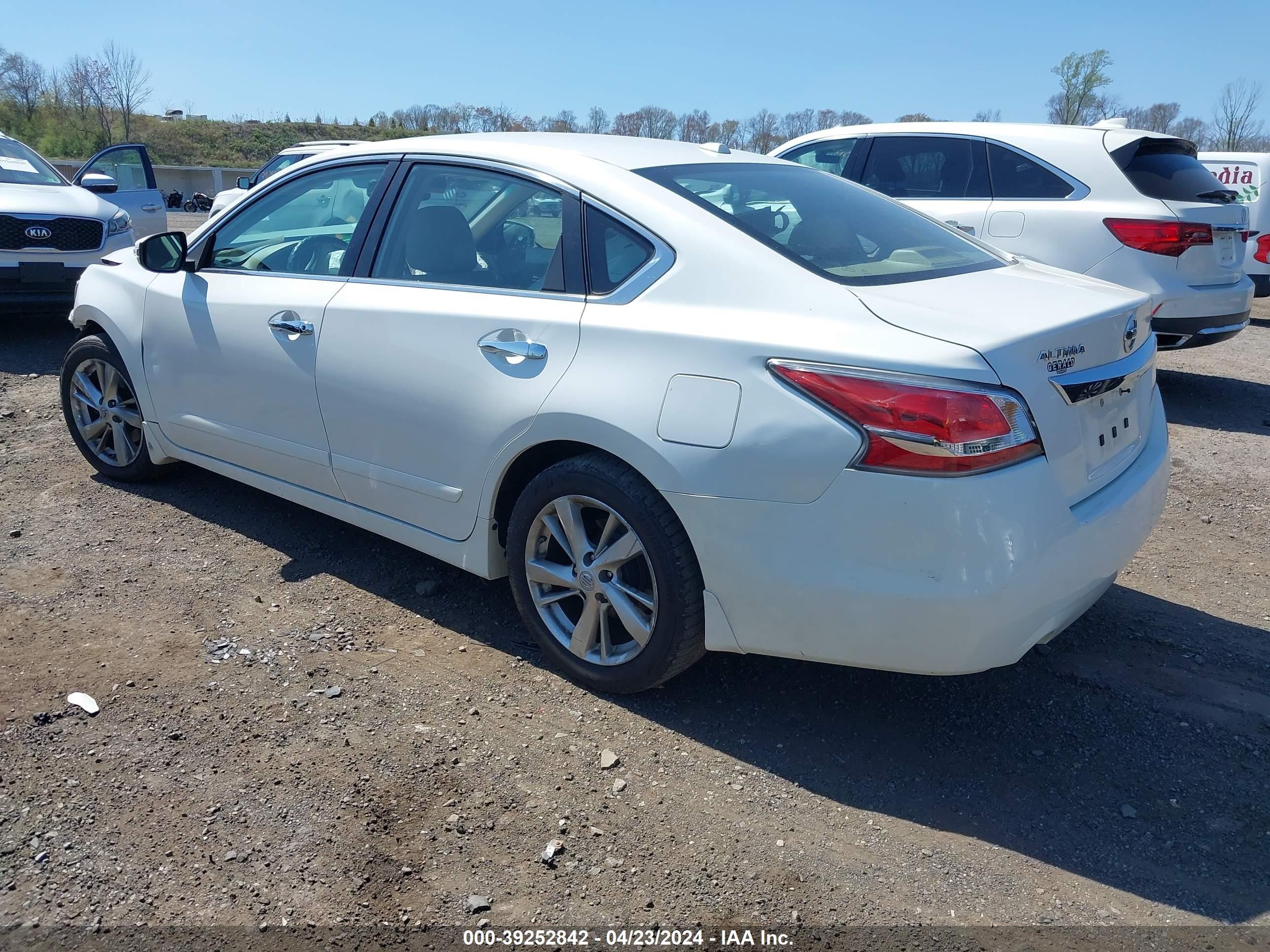 Photo 2 VIN: 1N4AL3AP1FC246948 - NISSAN ALTIMA 