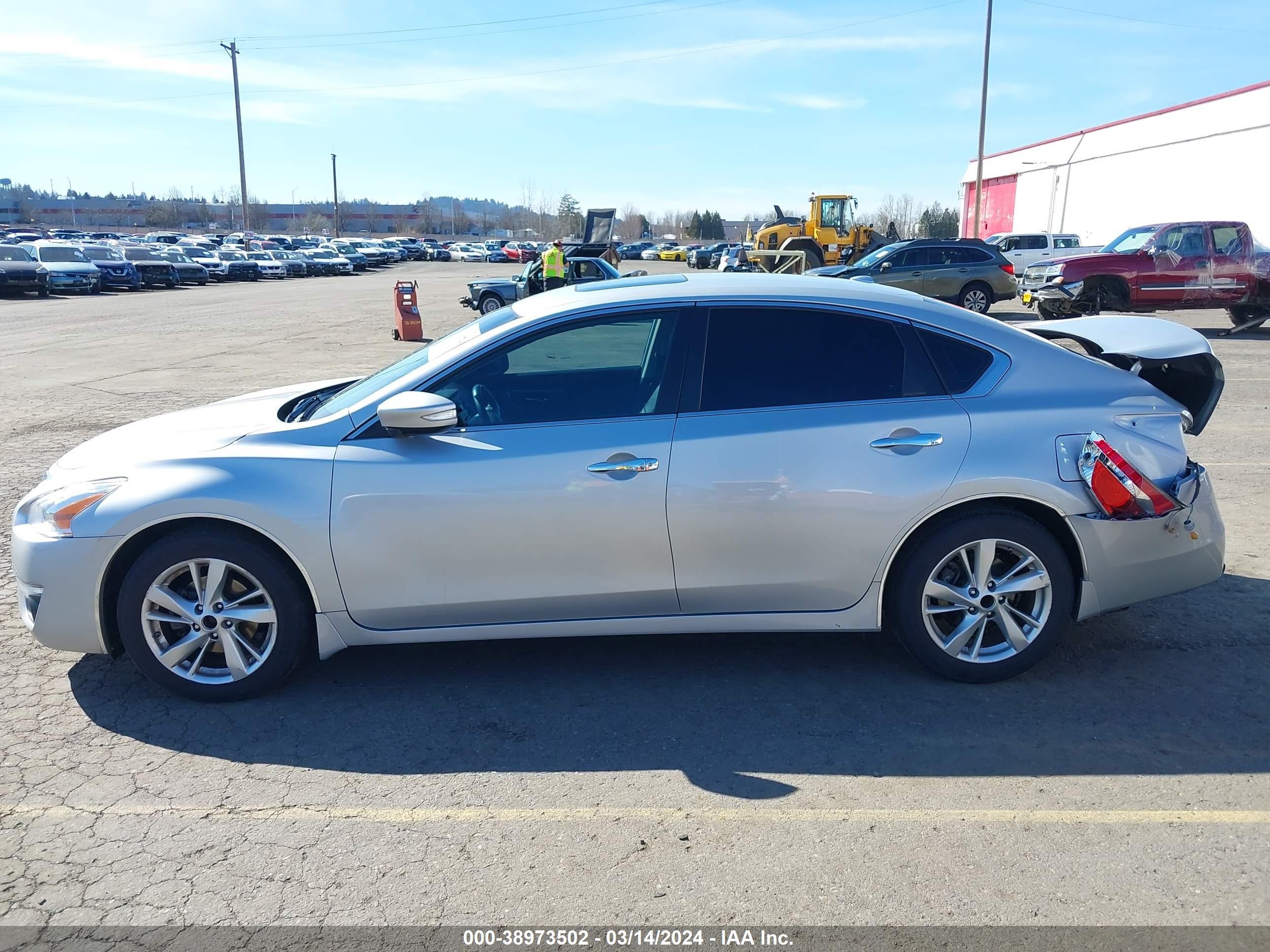 Photo 13 VIN: 1N4AL3AP1FC472410 - NISSAN ALTIMA 