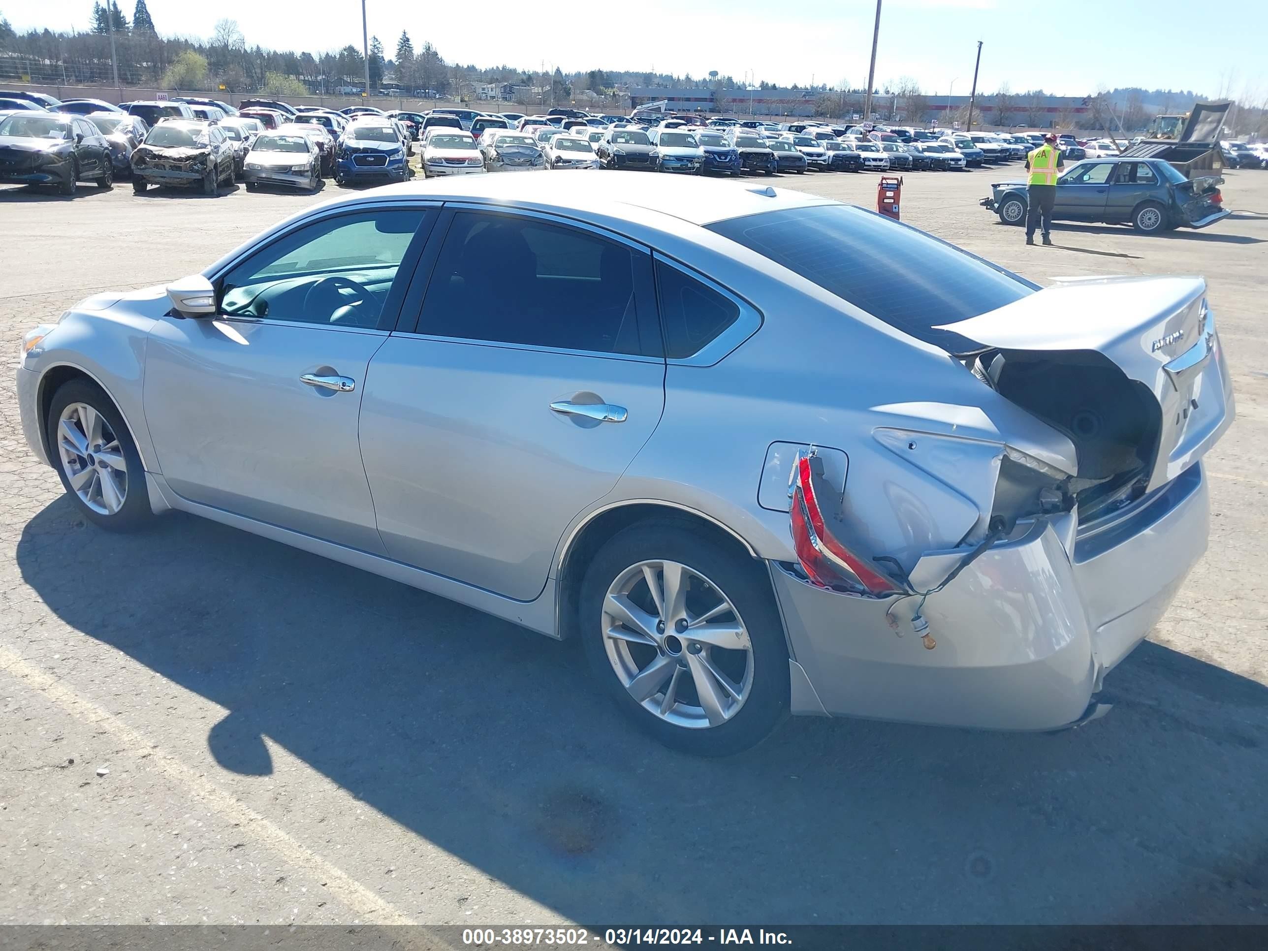 Photo 2 VIN: 1N4AL3AP1FC472410 - NISSAN ALTIMA 