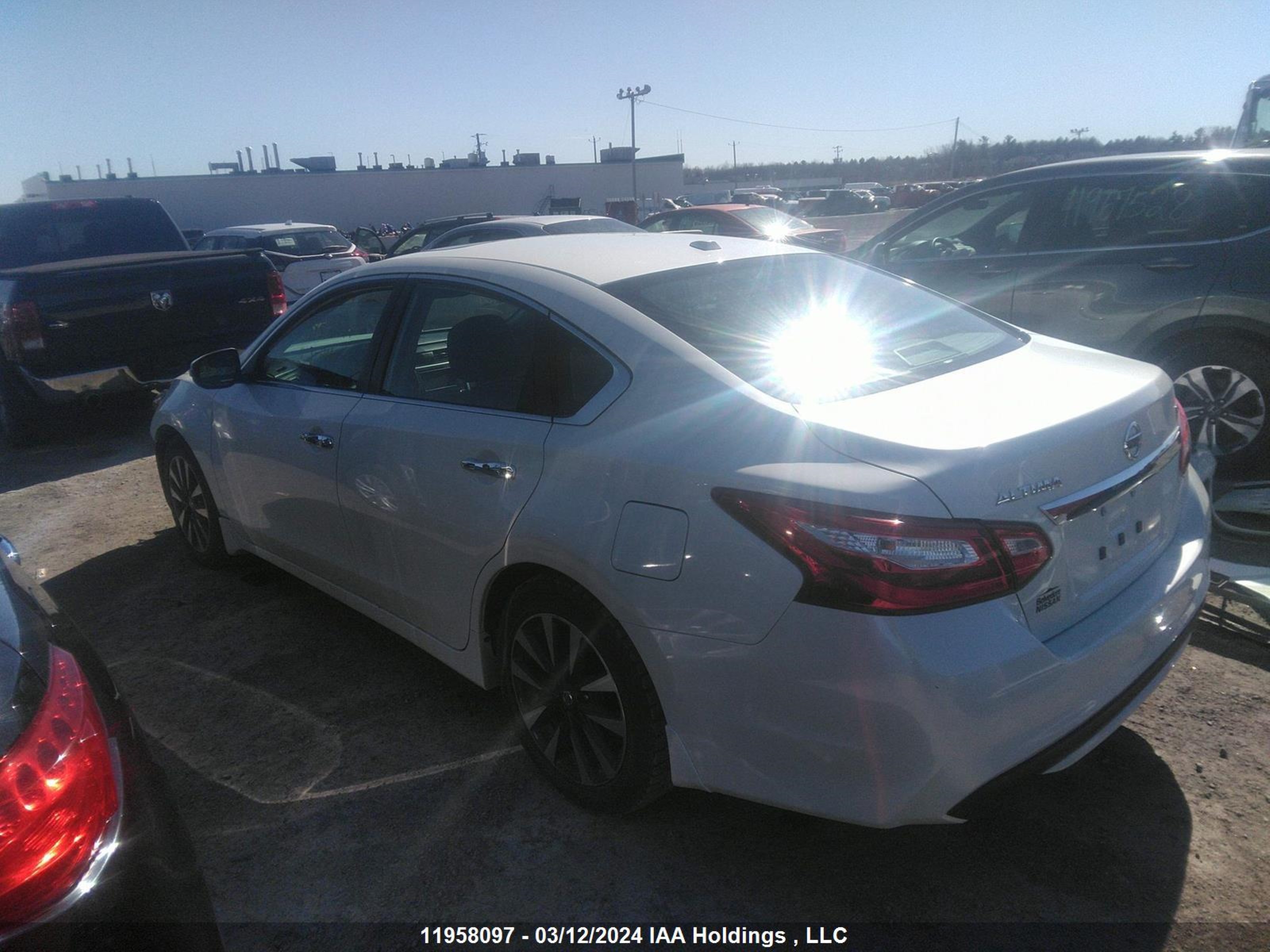 Photo 2 VIN: 1N4AL3AP1GN338082 - NISSAN ALTIMA 