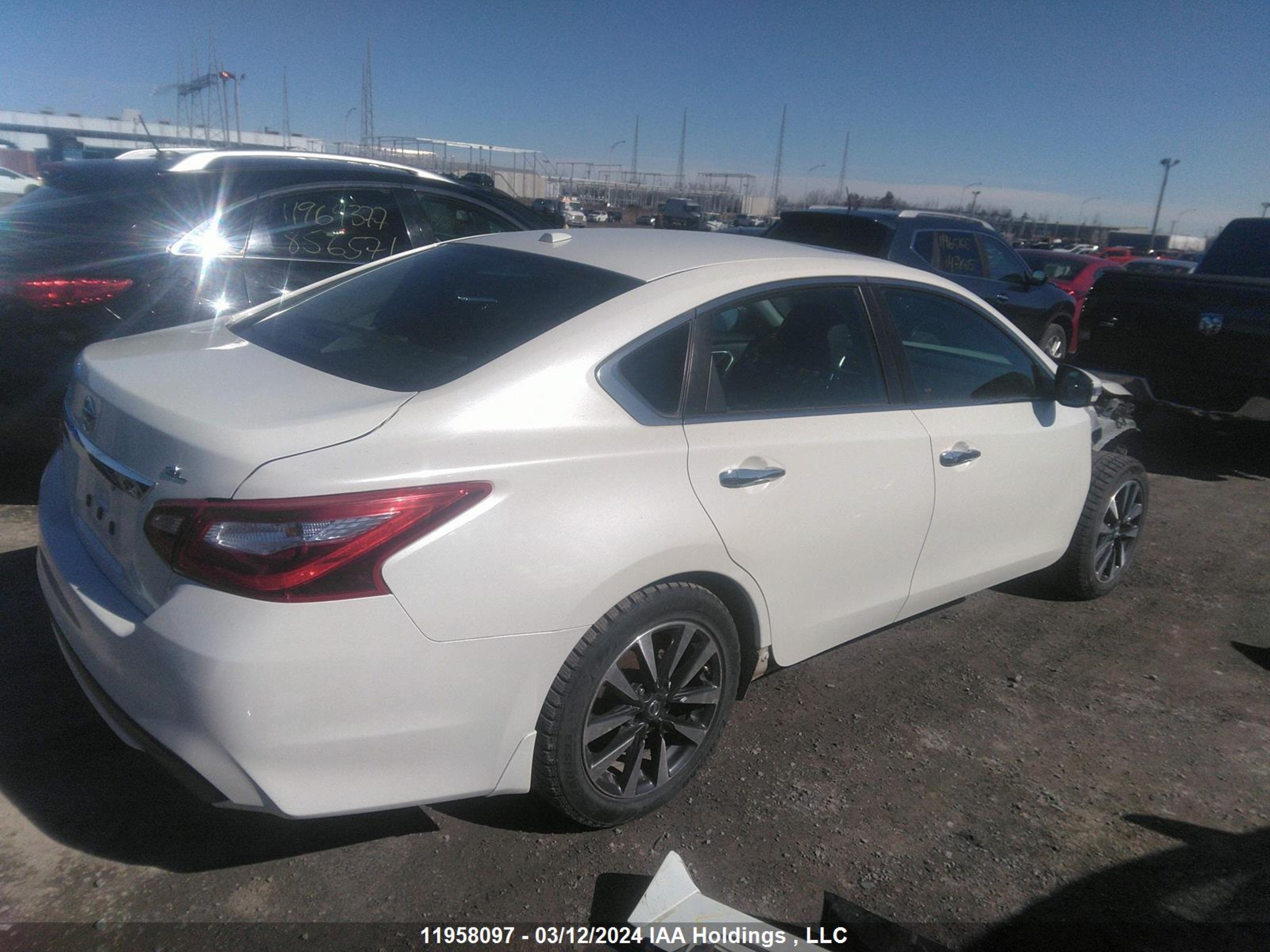 Photo 3 VIN: 1N4AL3AP1GN338082 - NISSAN ALTIMA 