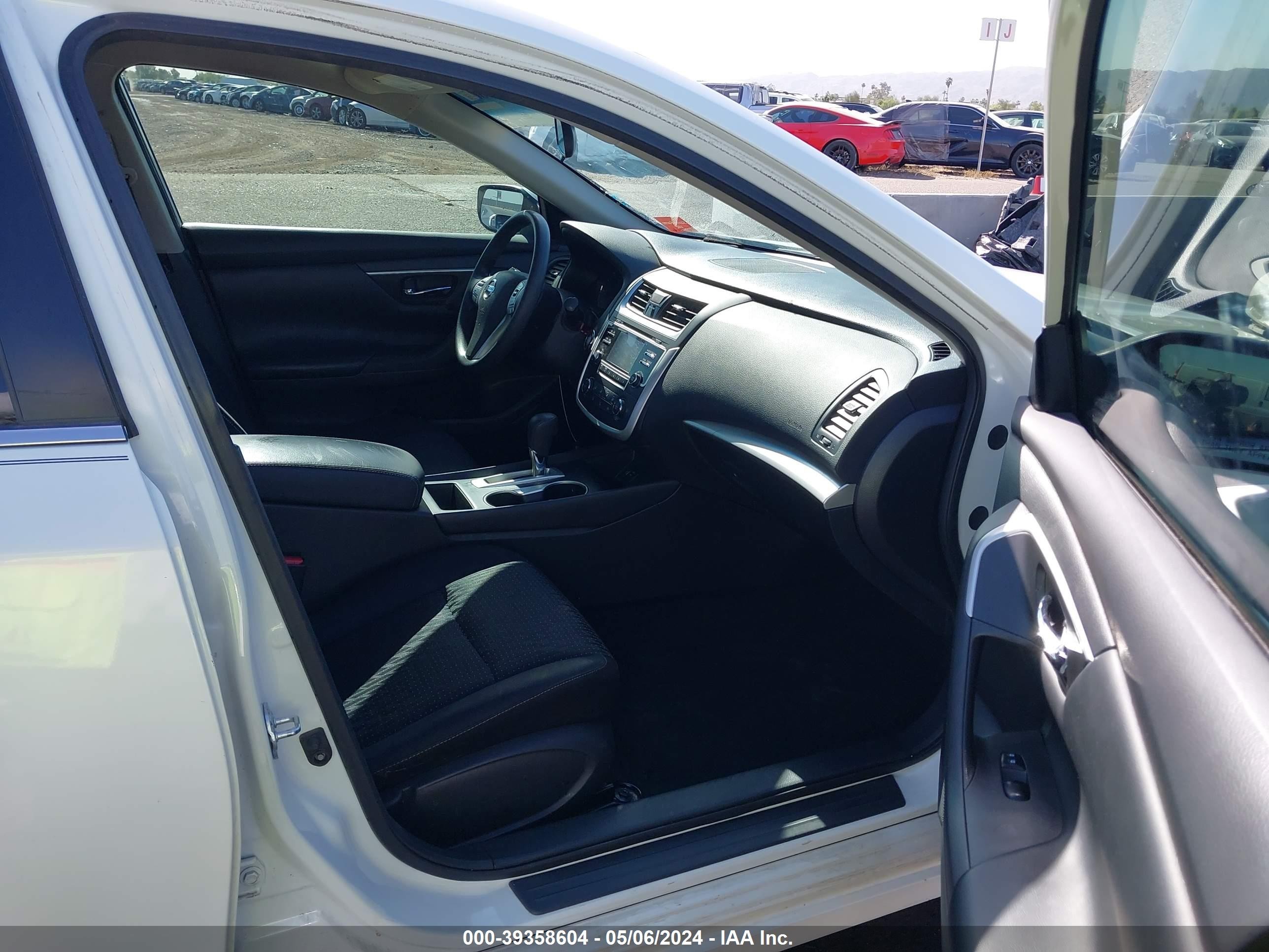 Photo 4 VIN: 1N4AL3AP1GN384396 - NISSAN ALTIMA 