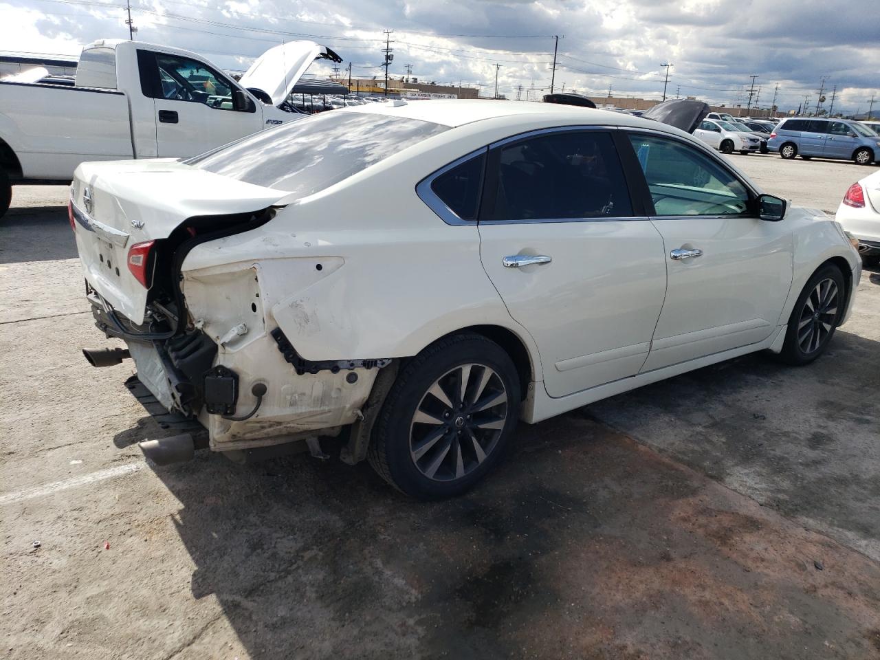 Photo 2 VIN: 1N4AL3AP1HC123234 - NISSAN ALTIMA 