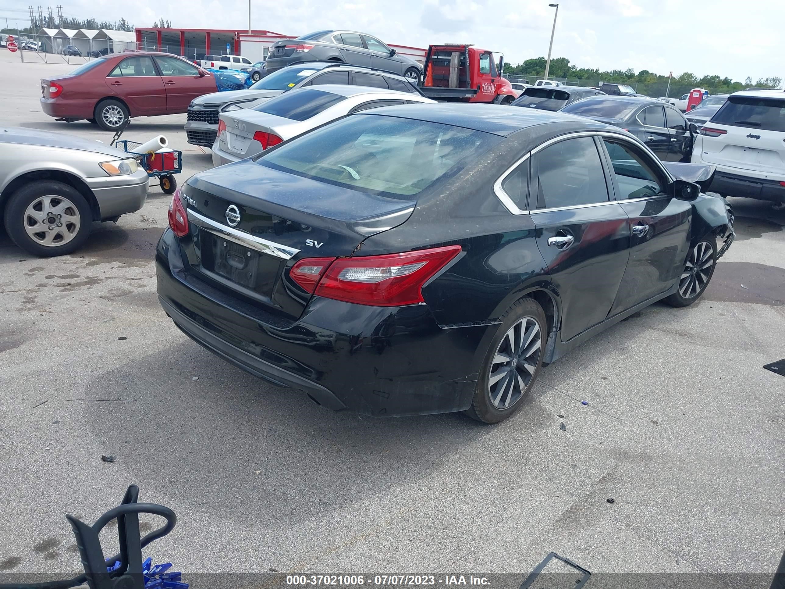 Photo 3 VIN: 1N4AL3AP1HN313670 - NISSAN ALTIMA 