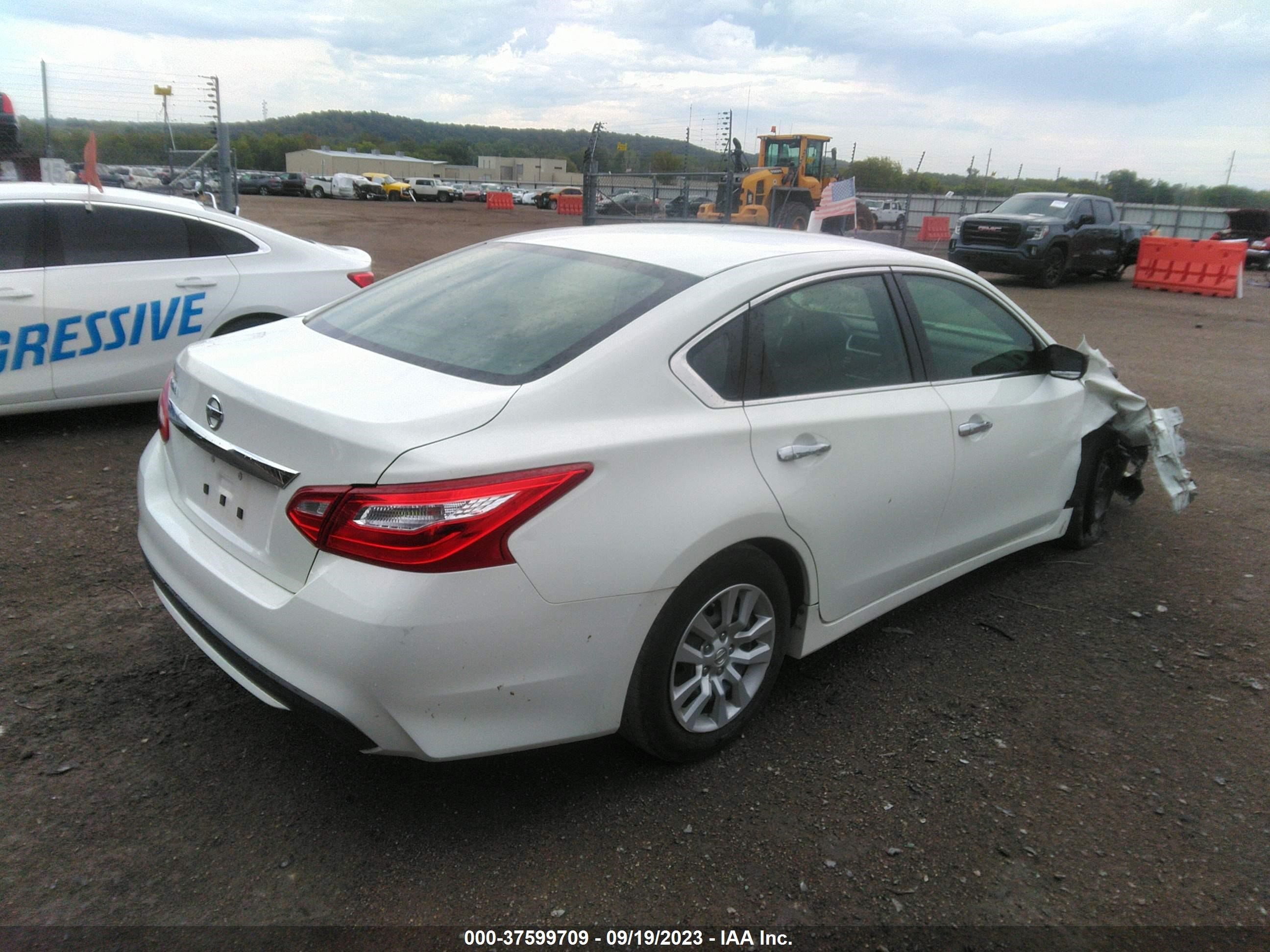 Photo 3 VIN: 1N4AL3AP1HN329724 - NISSAN ALTIMA 