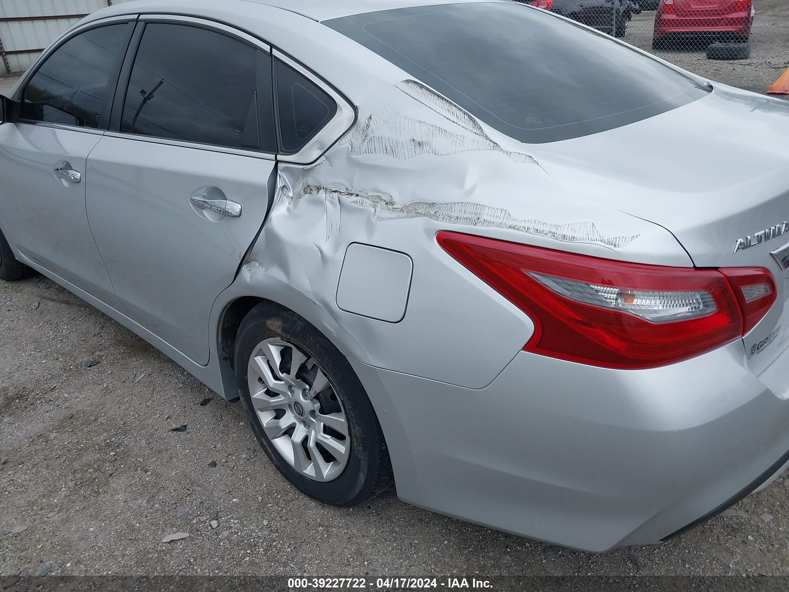 Photo 5 VIN: 1N4AL3AP1JC117035 - NISSAN ALTIMA 