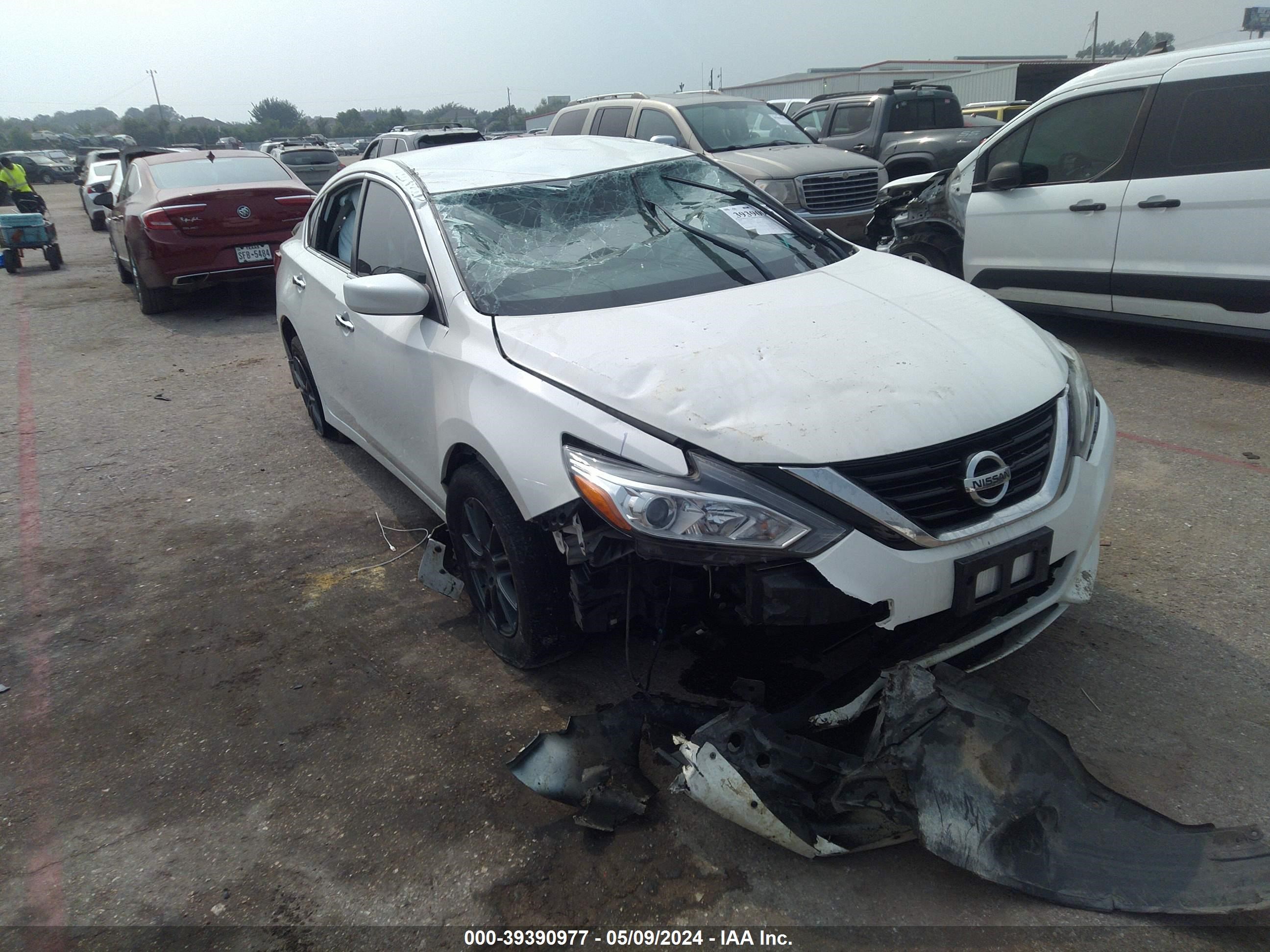 Photo 0 VIN: 1N4AL3AP1JC262477 - NISSAN ALTIMA 